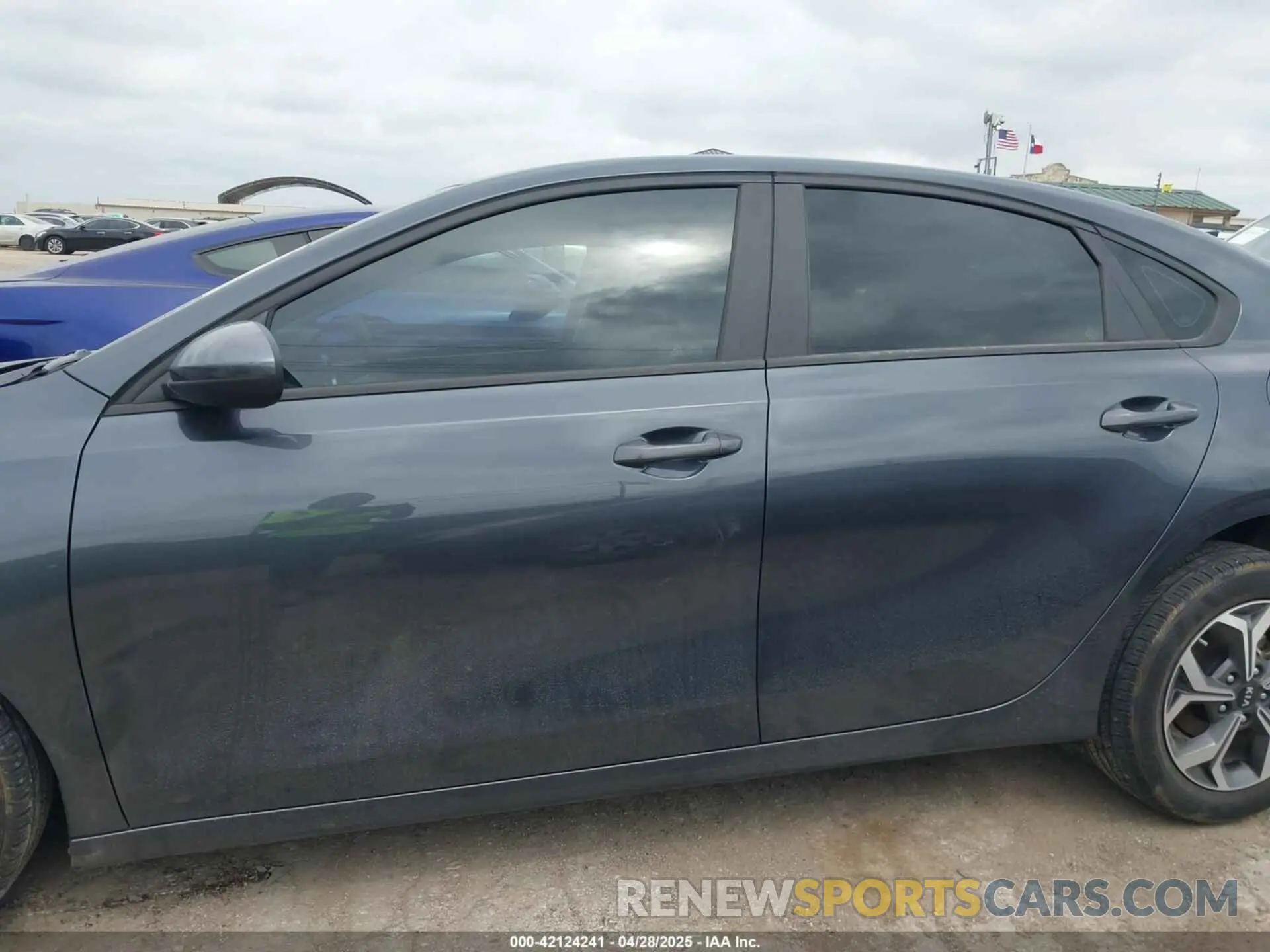 15 Photograph of a damaged car 3KPF24AD8ME404965 KIA FORTE 2021
