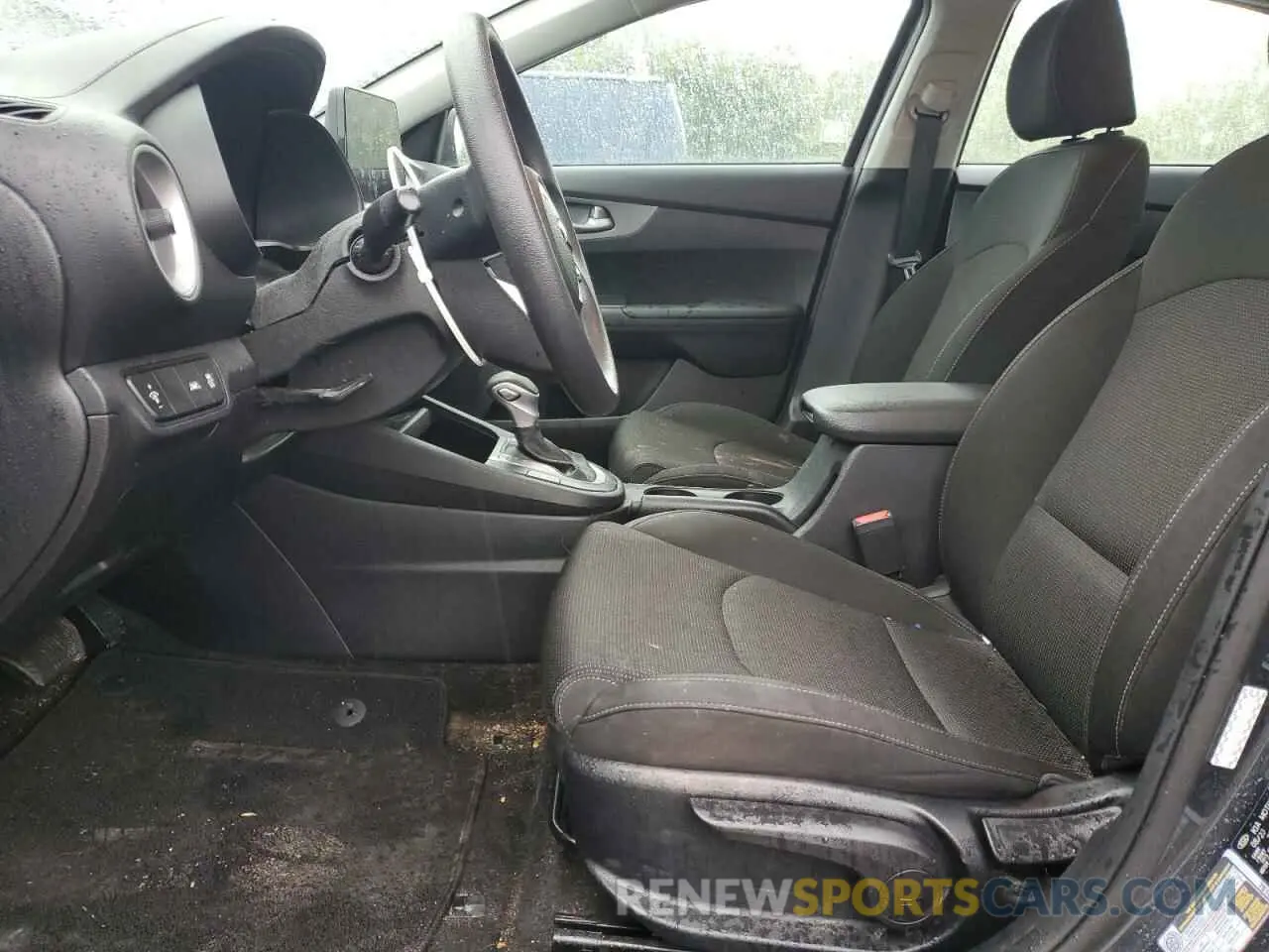 7 Photograph of a damaged car 3KPF24AD9ME273674 KIA FORTE 2021