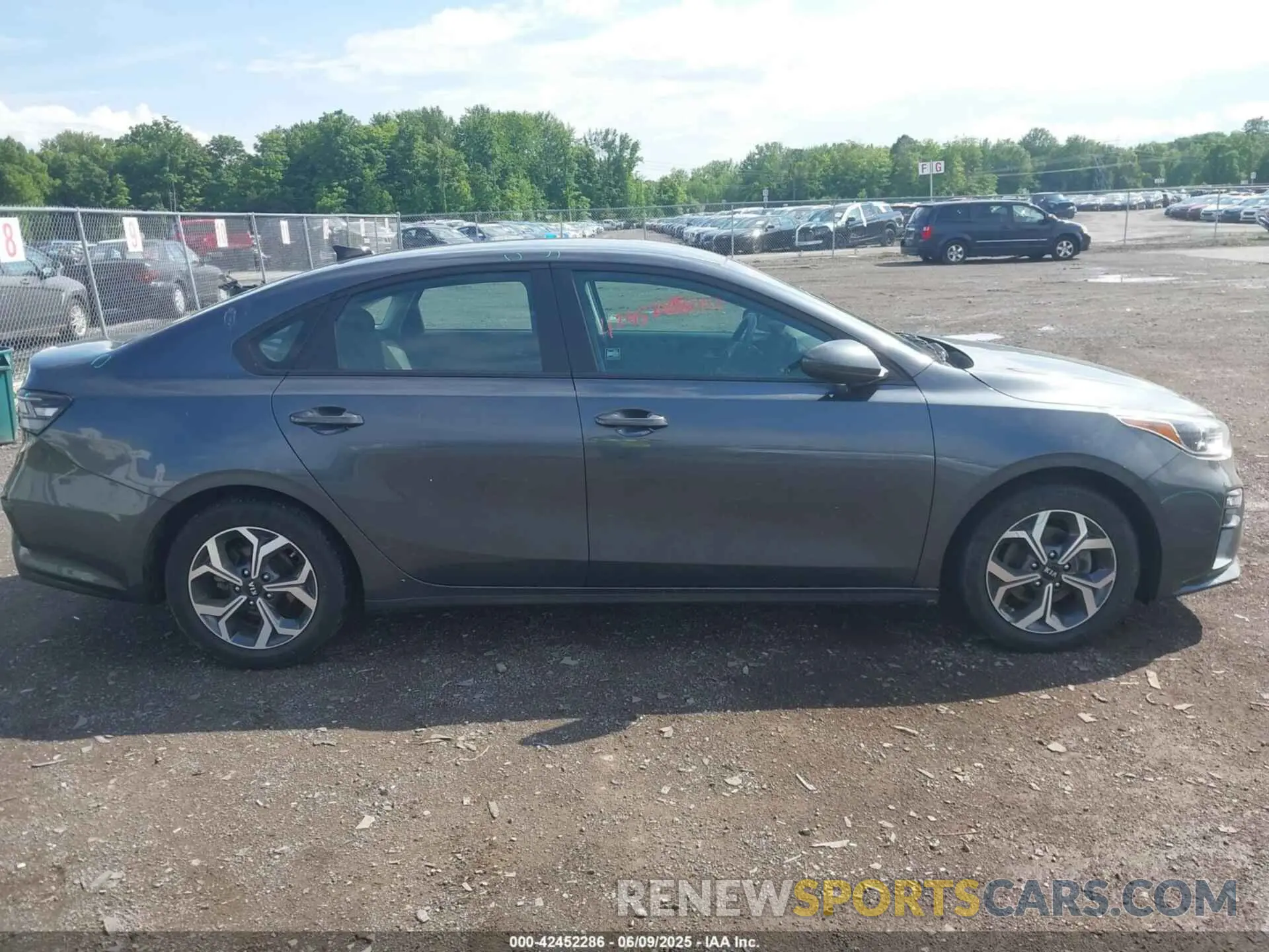 13 Photograph of a damaged car 3KPF24AD9ME274324 KIA FORTE 2021