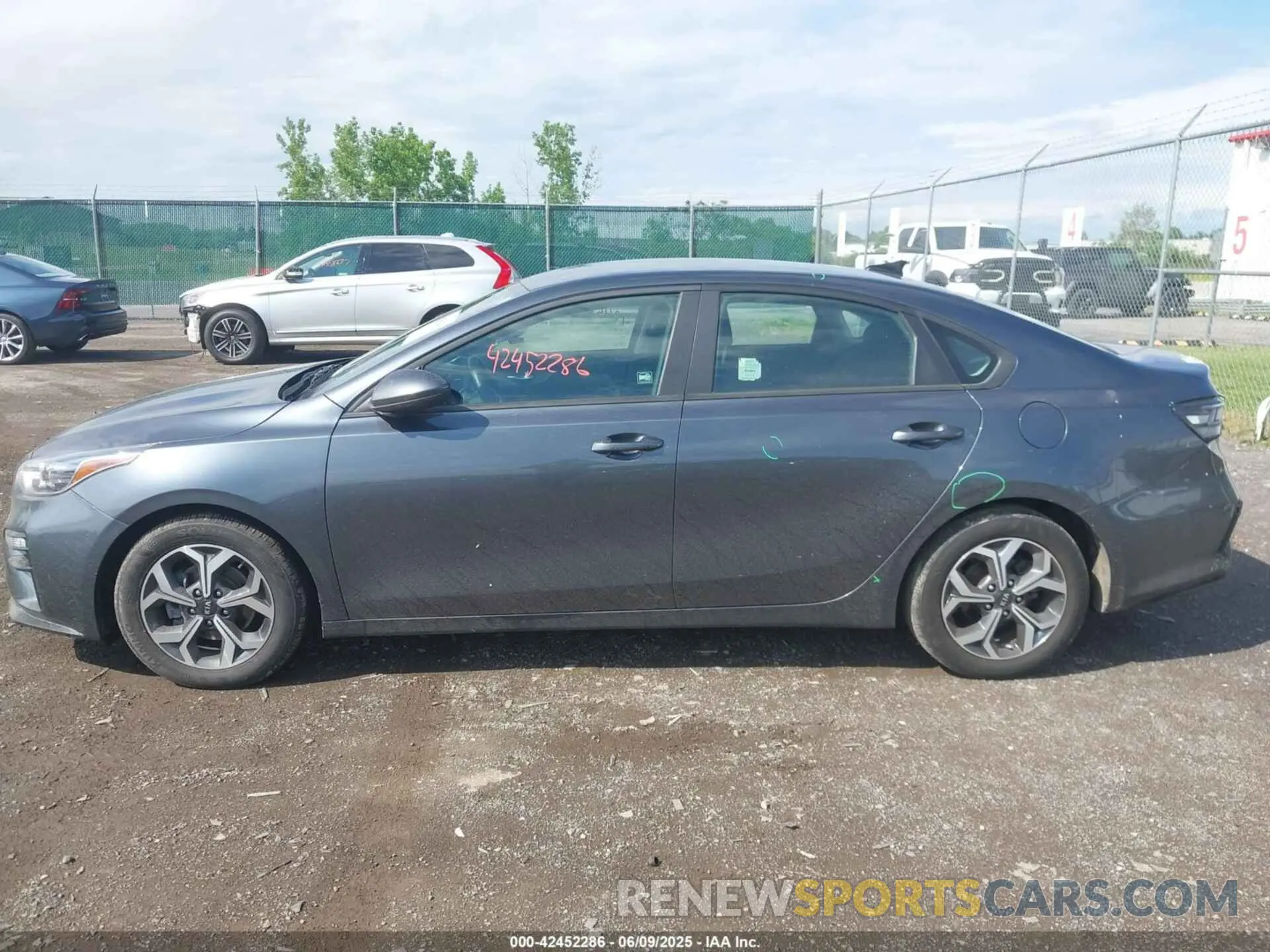 14 Photograph of a damaged car 3KPF24AD9ME274324 KIA FORTE 2021