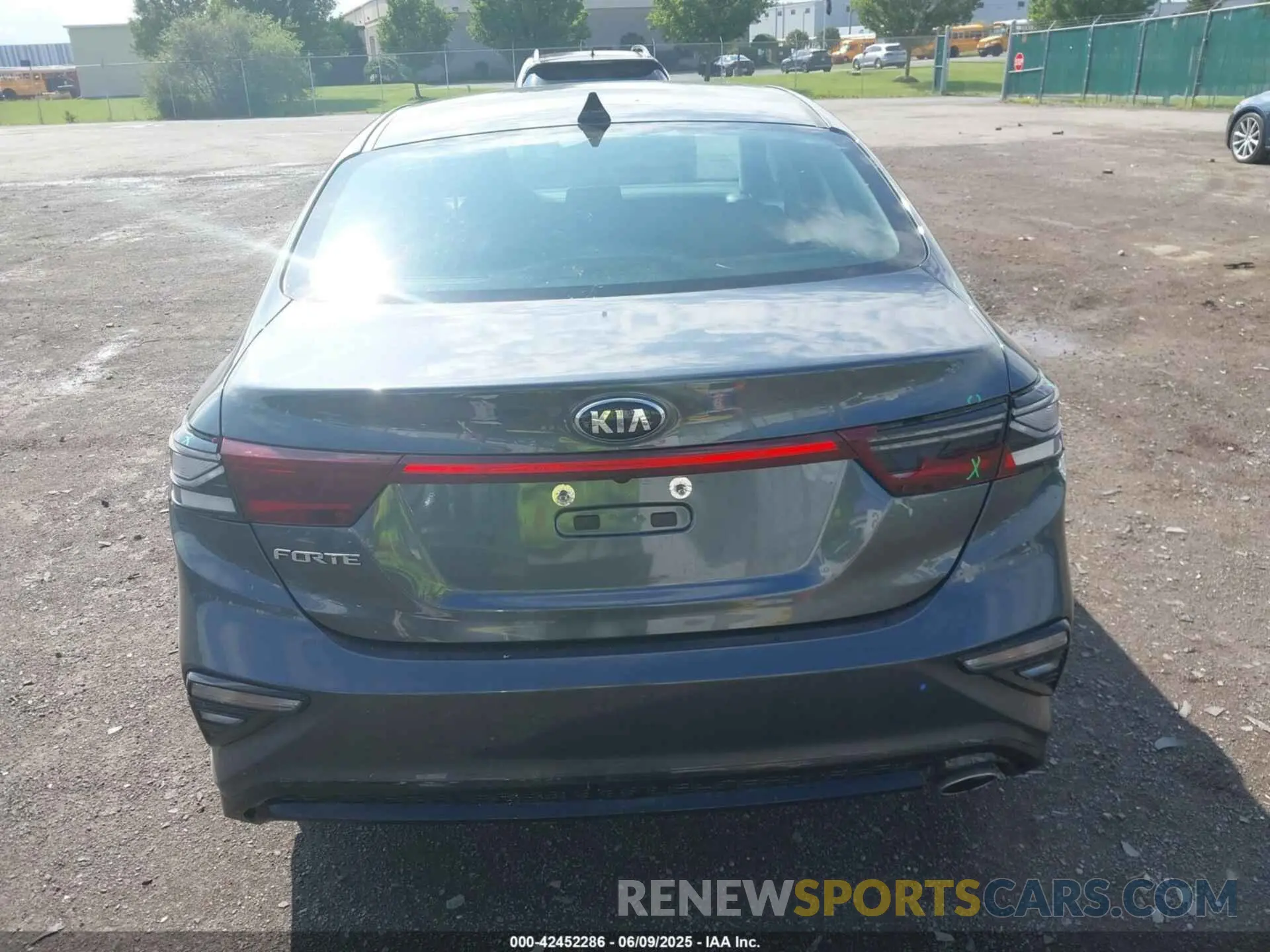 16 Photograph of a damaged car 3KPF24AD9ME274324 KIA FORTE 2021