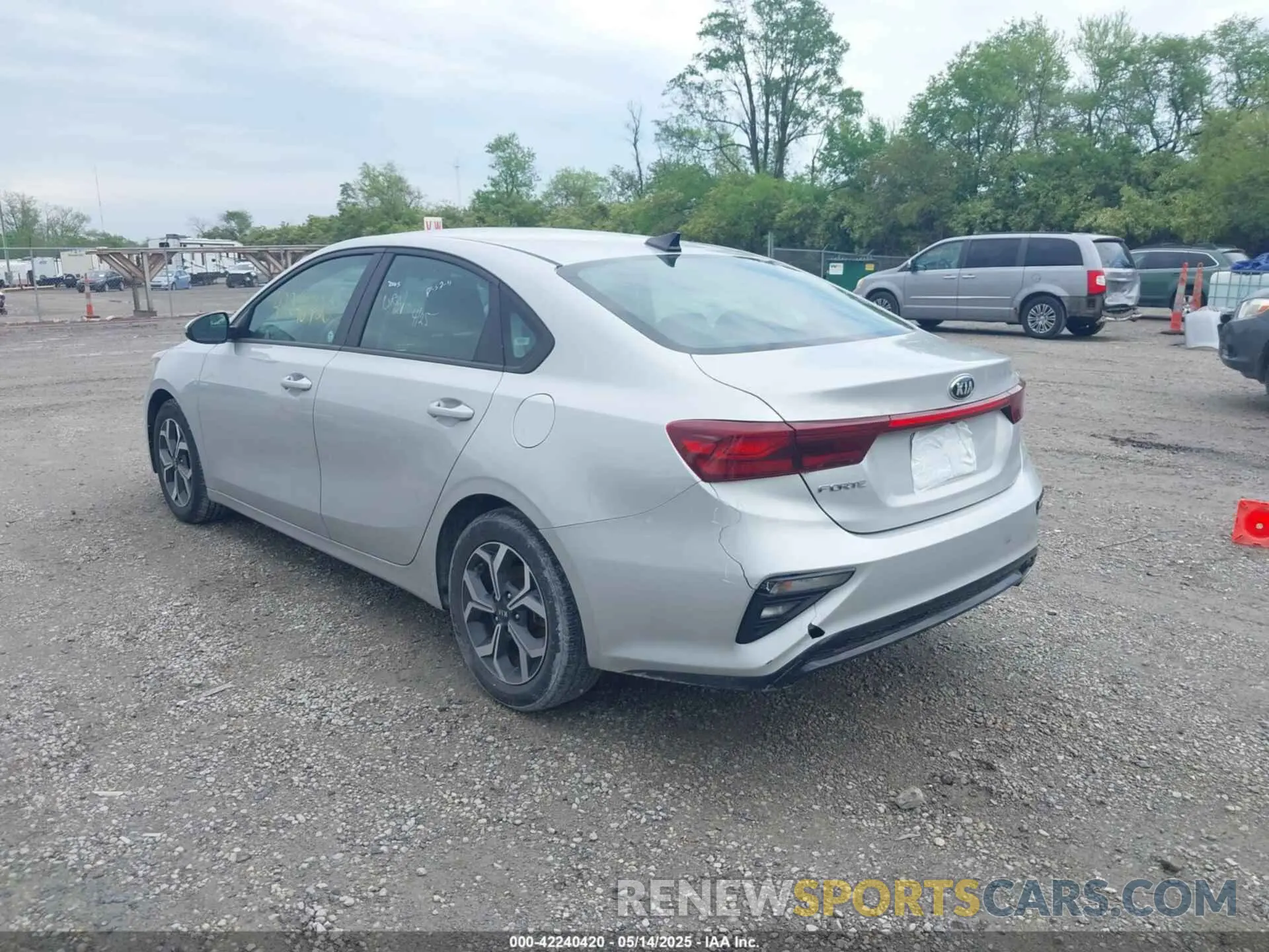 3 Photograph of a damaged car 3KPF24AD9ME305796 KIA FORTE 2021