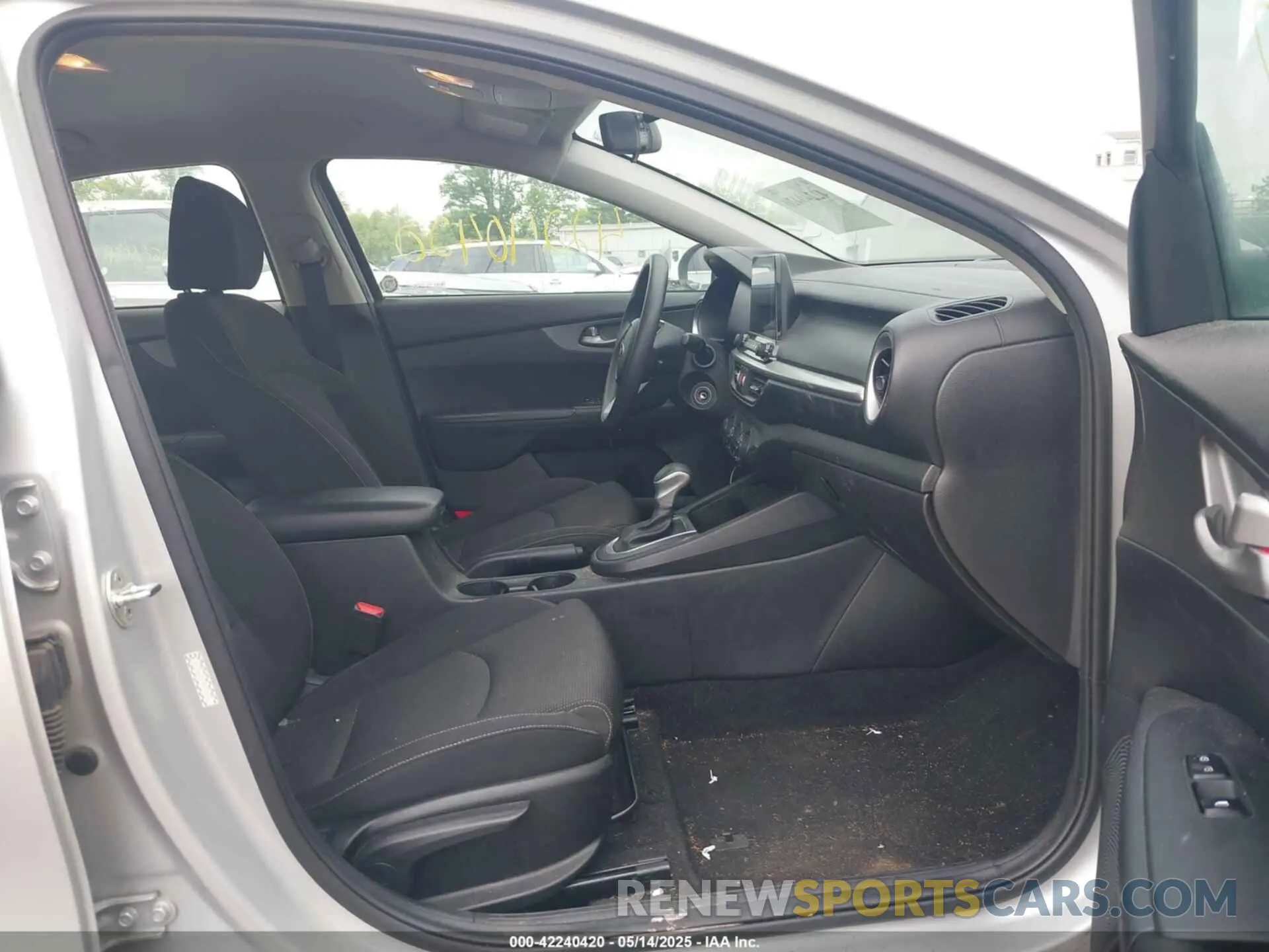 5 Photograph of a damaged car 3KPF24AD9ME305796 KIA FORTE 2021