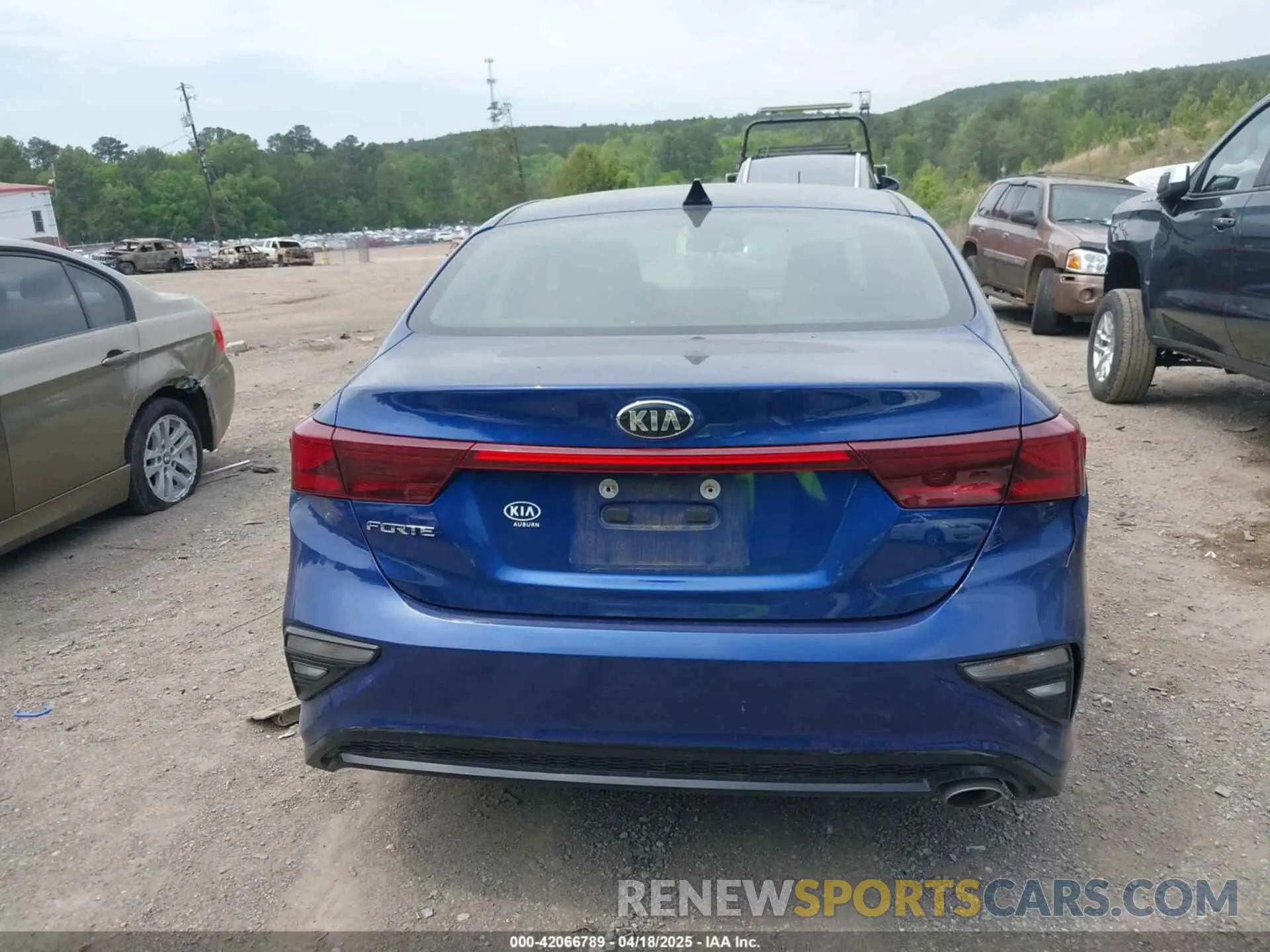 16 Photograph of a damaged car 3KPF24AD9ME320220 KIA FORTE 2021