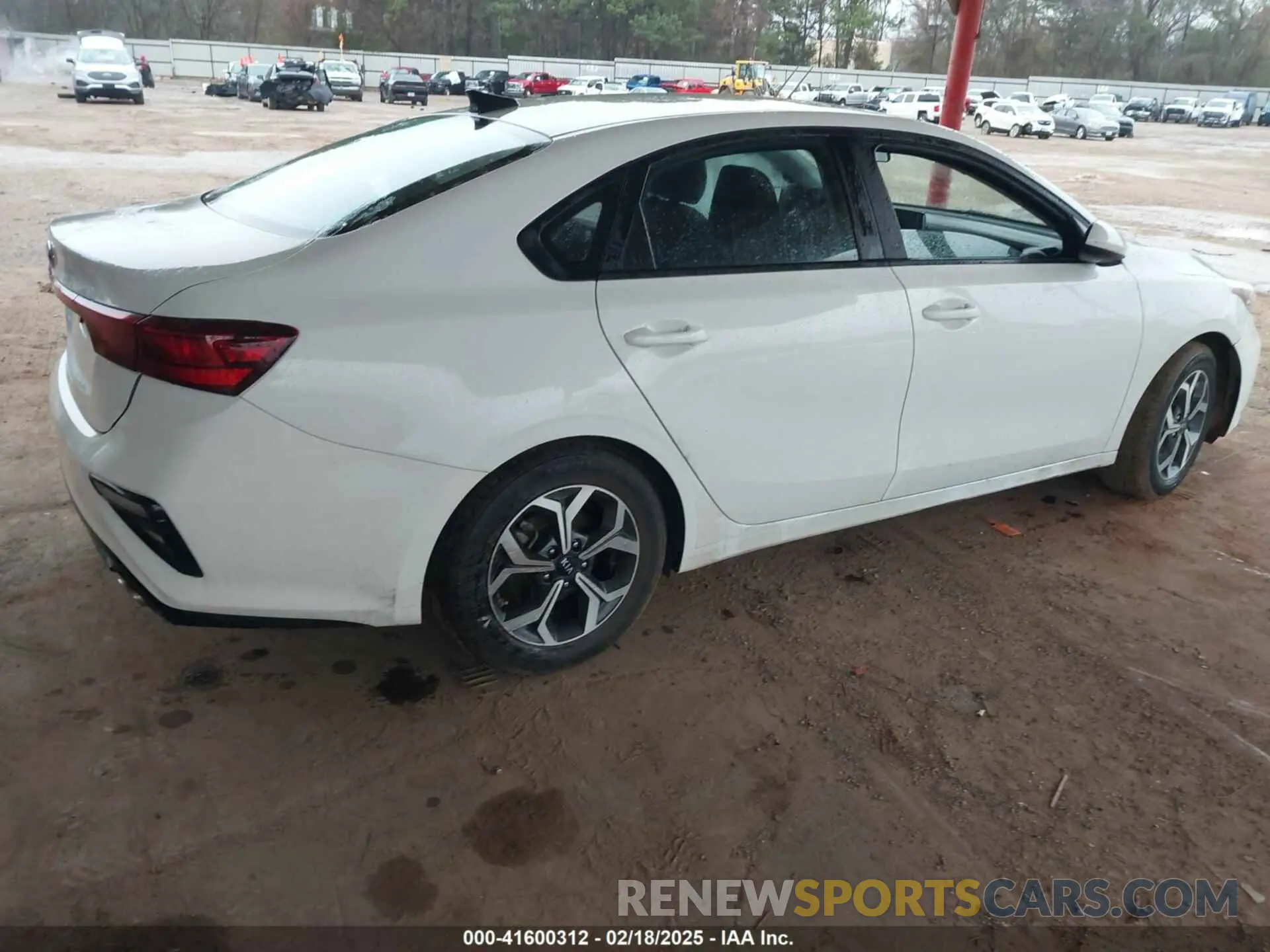 4 Photograph of a damaged car 3KPF24AD9ME329578 KIA FORTE 2021