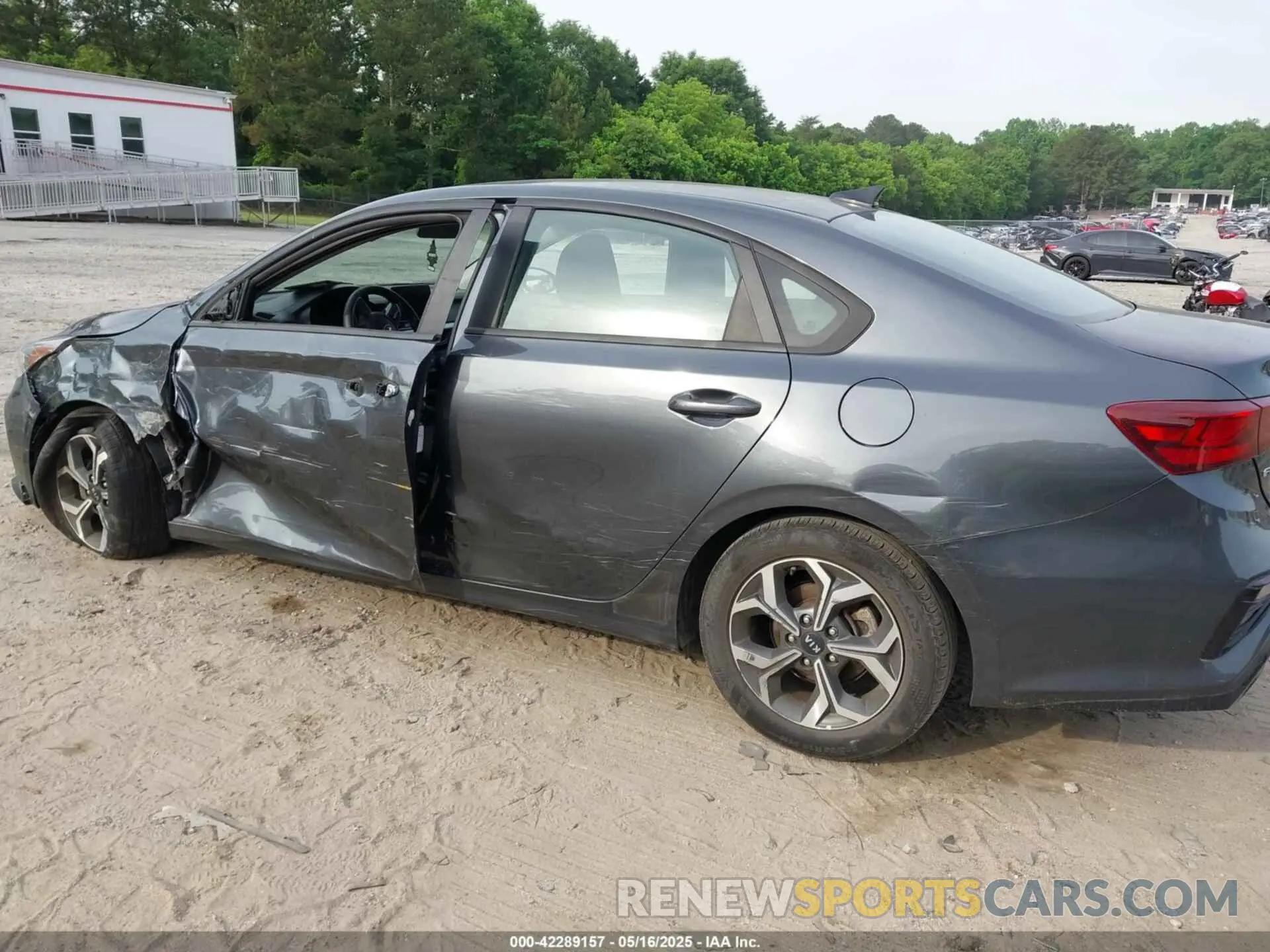 16 Photograph of a damaged car 3KPF24AD9ME347076 KIA FORTE 2021