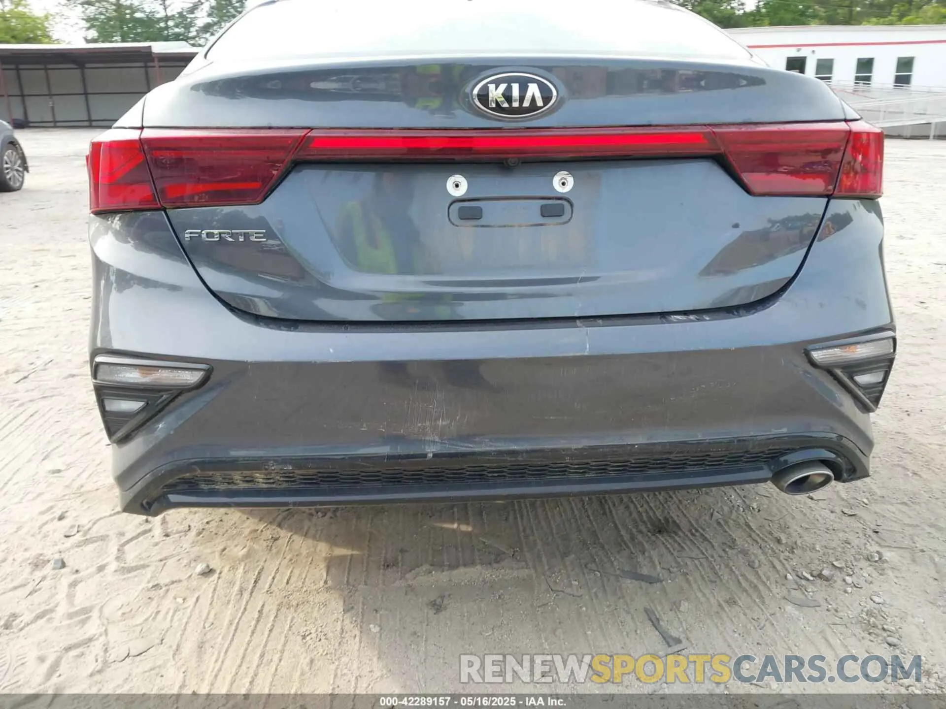 17 Photograph of a damaged car 3KPF24AD9ME347076 KIA FORTE 2021