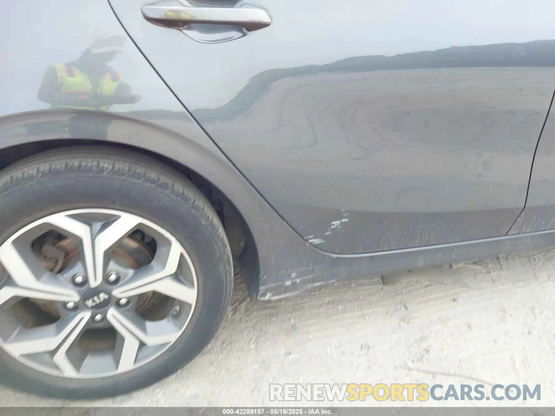 18 Photograph of a damaged car 3KPF24AD9ME347076 KIA FORTE 2021
