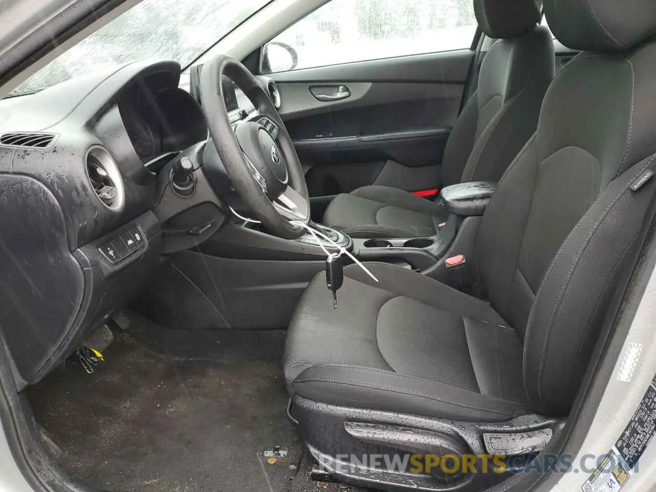 7 Photograph of a damaged car 3KPF24AD9ME363861 KIA FORTE 2021