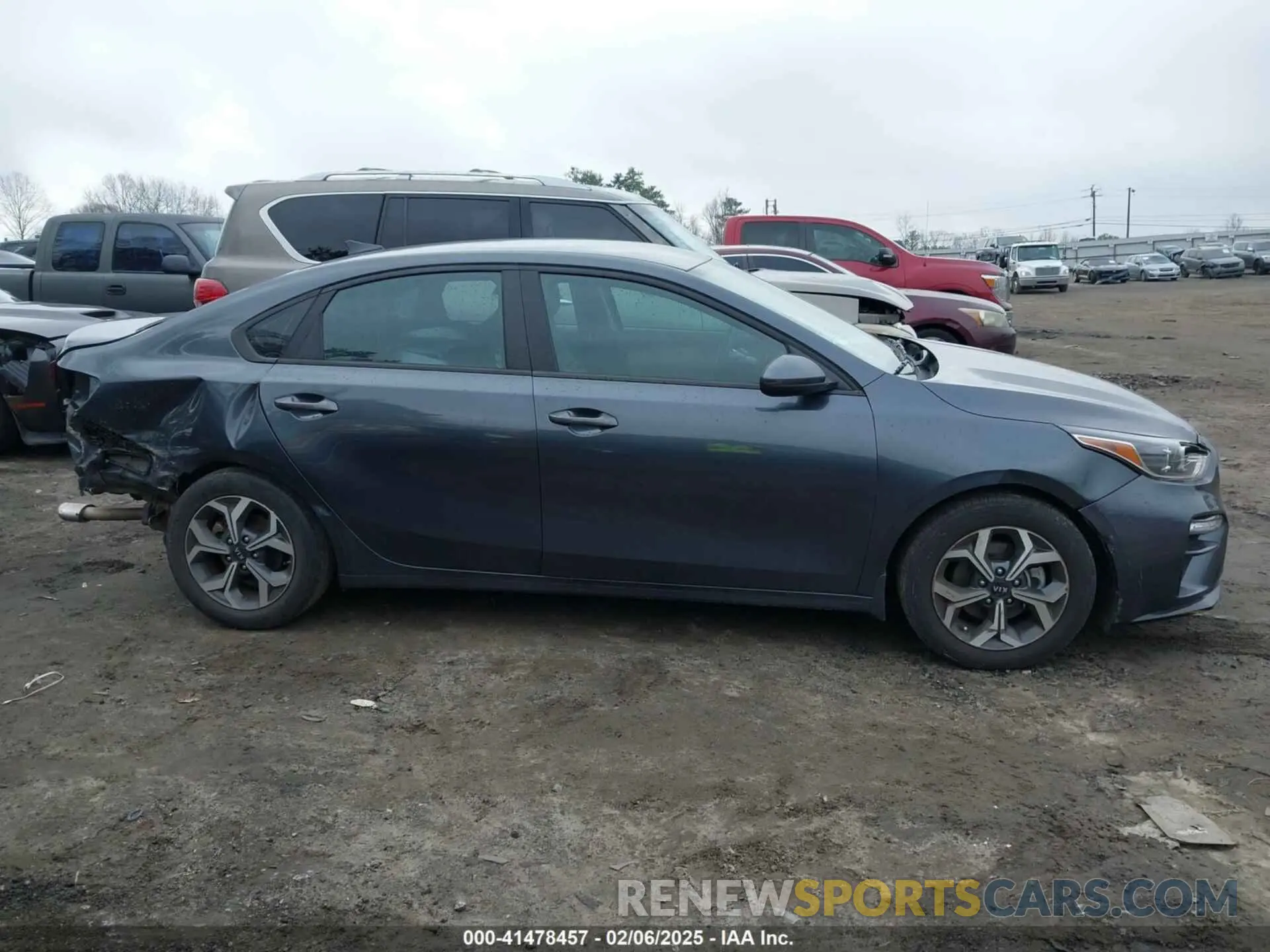 13 Photograph of a damaged car 3KPF24AD9ME365769 KIA FORTE 2021