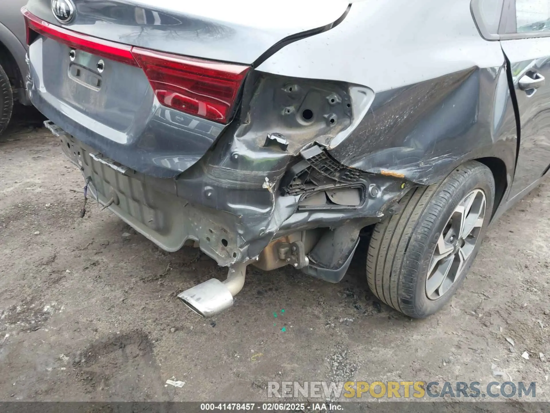 21 Photograph of a damaged car 3KPF24AD9ME365769 KIA FORTE 2021