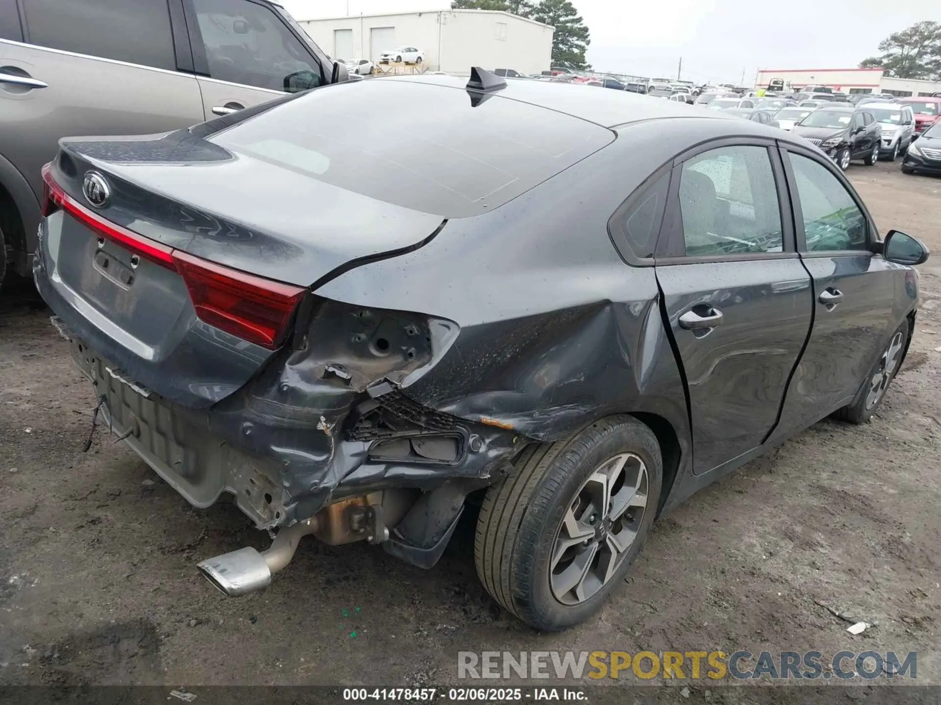 4 Photograph of a damaged car 3KPF24AD9ME365769 KIA FORTE 2021