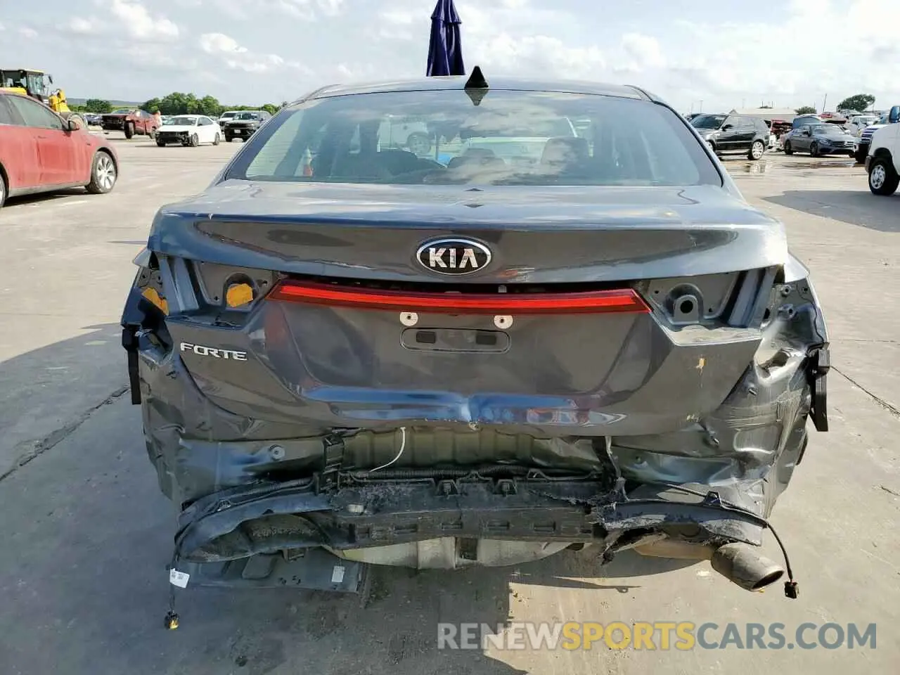 6 Photograph of a damaged car 3KPF24AD9ME376318 KIA FORTE 2021