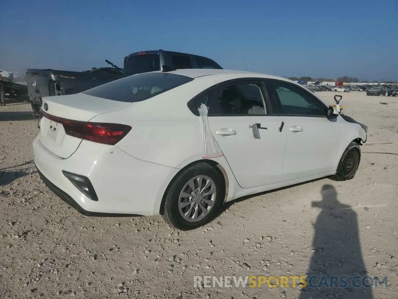 3 Photograph of a damaged car 3KPF24AD9ME379414 KIA FORTE 2021