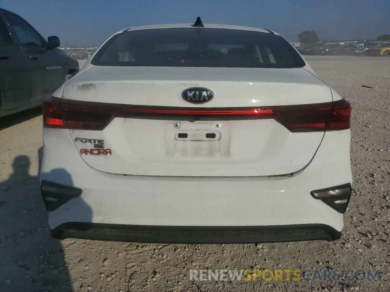 6 Photograph of a damaged car 3KPF24AD9ME379414 KIA FORTE 2021