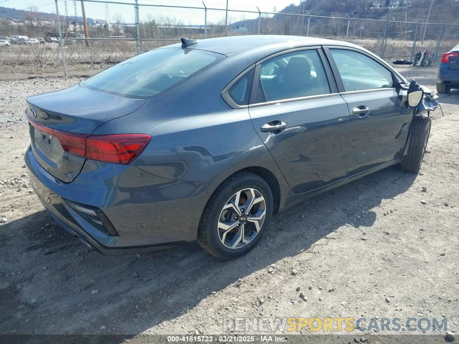 4 Photograph of a damaged car 3KPF24AD9ME409155 KIA FORTE 2021