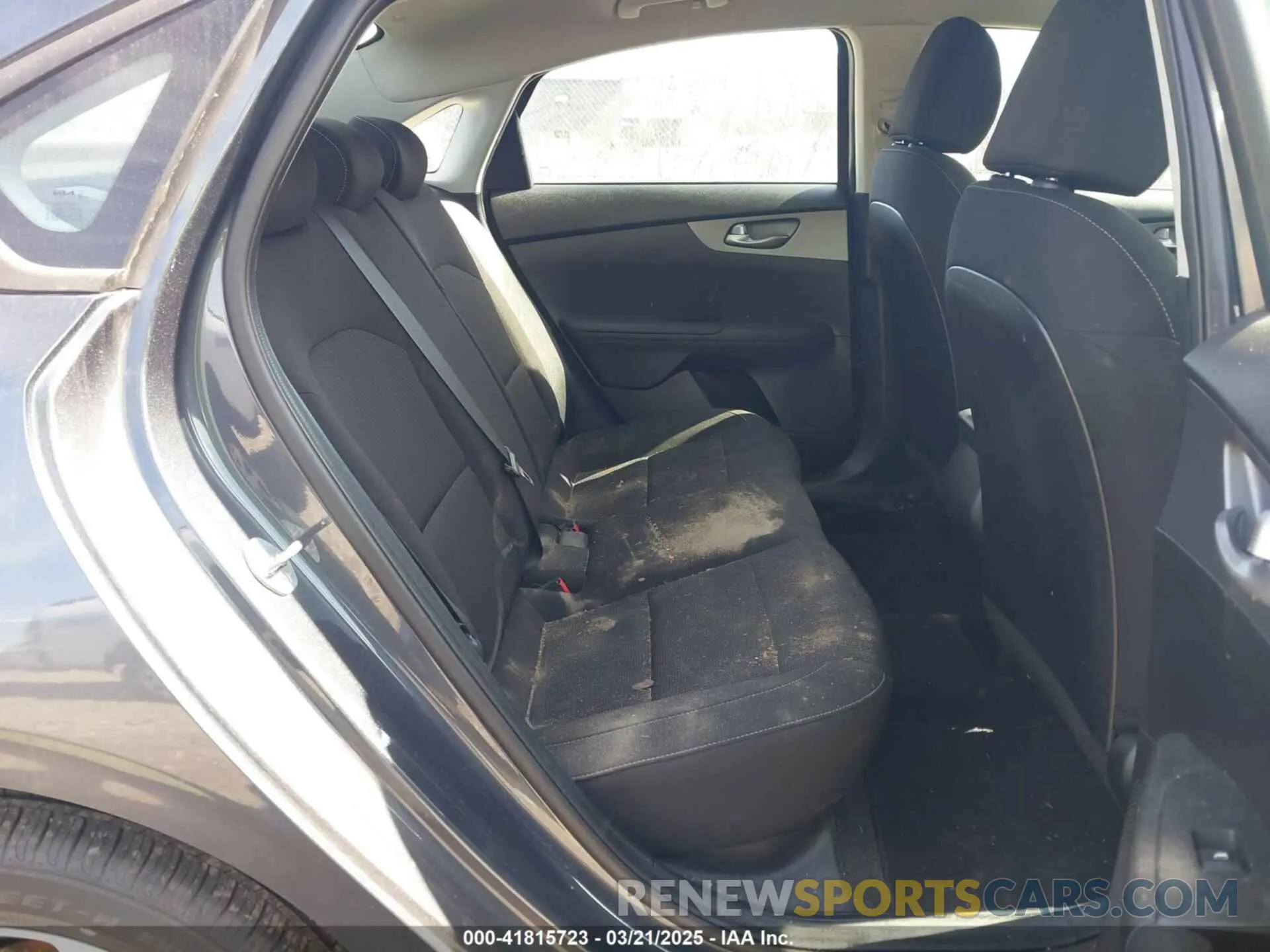 8 Photograph of a damaged car 3KPF24AD9ME409155 KIA FORTE 2021