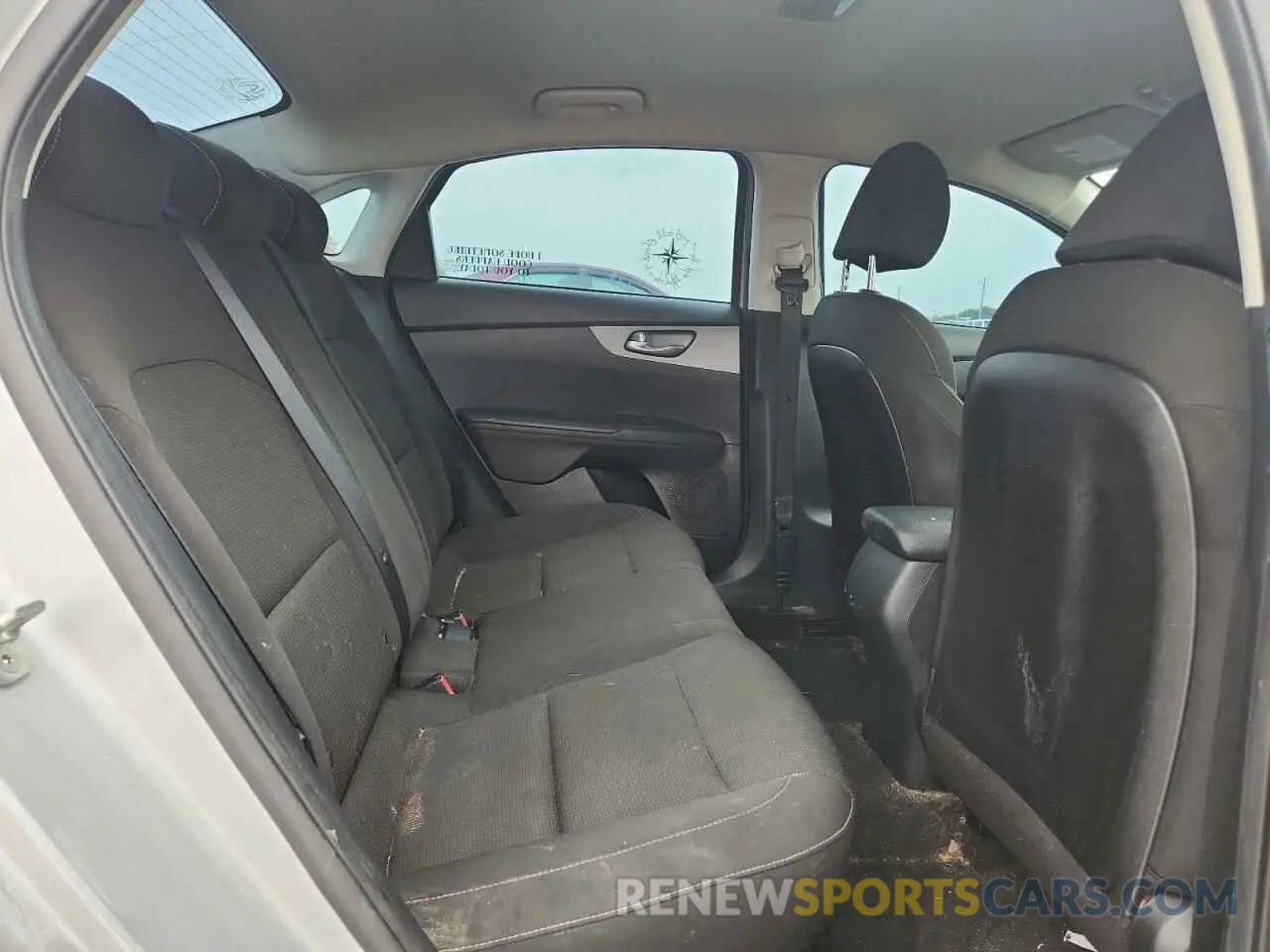 10 Photograph of a damaged car 3KPF24ADXME291844 KIA FORTE 2021