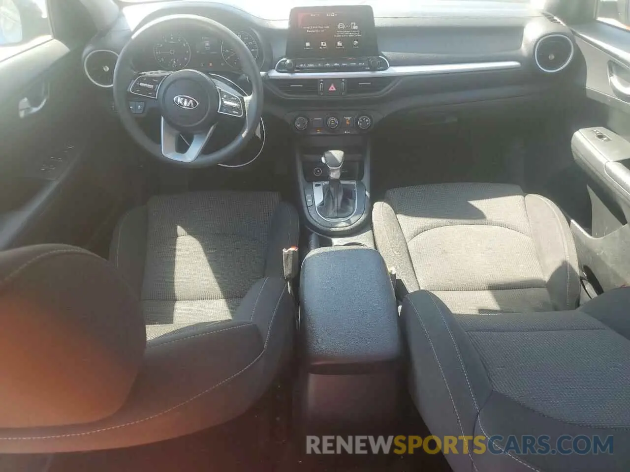 8 Photograph of a damaged car 3KPF24ADXME292556 KIA FORTE 2021