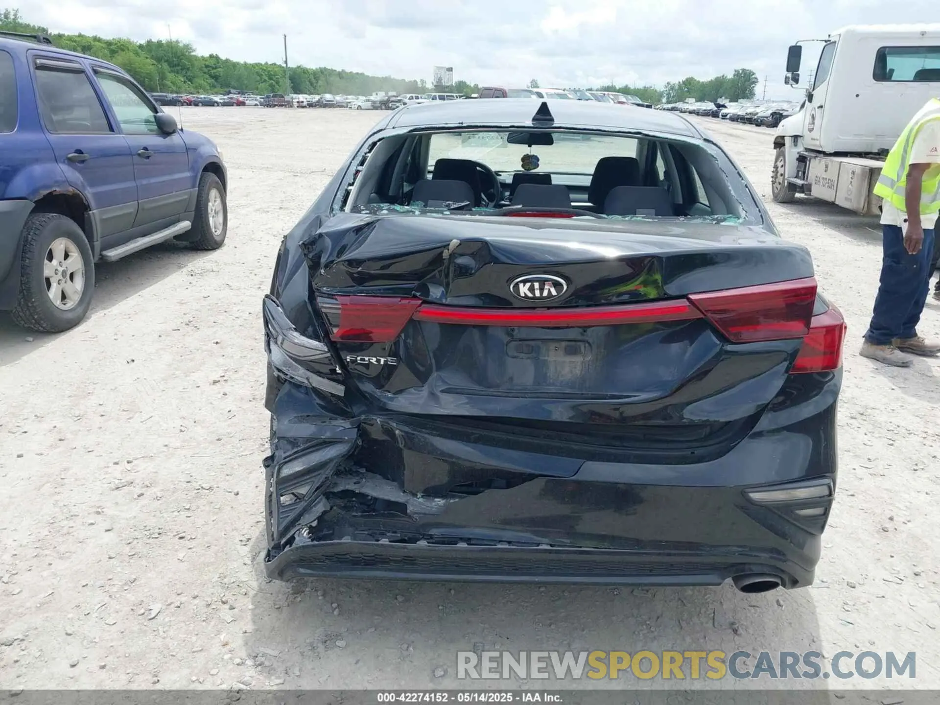 17 Photograph of a damaged car 3KPF24ADXME297496 KIA FORTE 2021