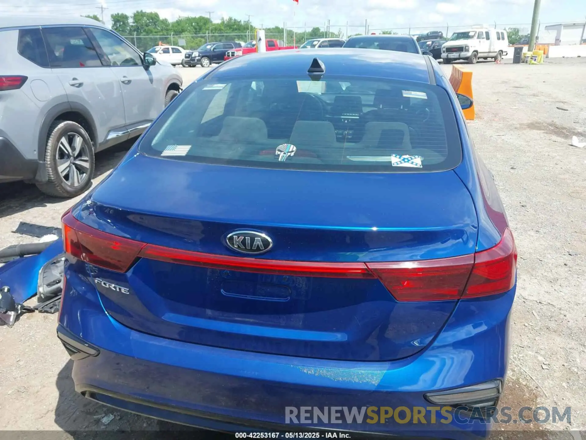 17 Photograph of a damaged car 3KPF24ADXME344784 KIA FORTE 2021