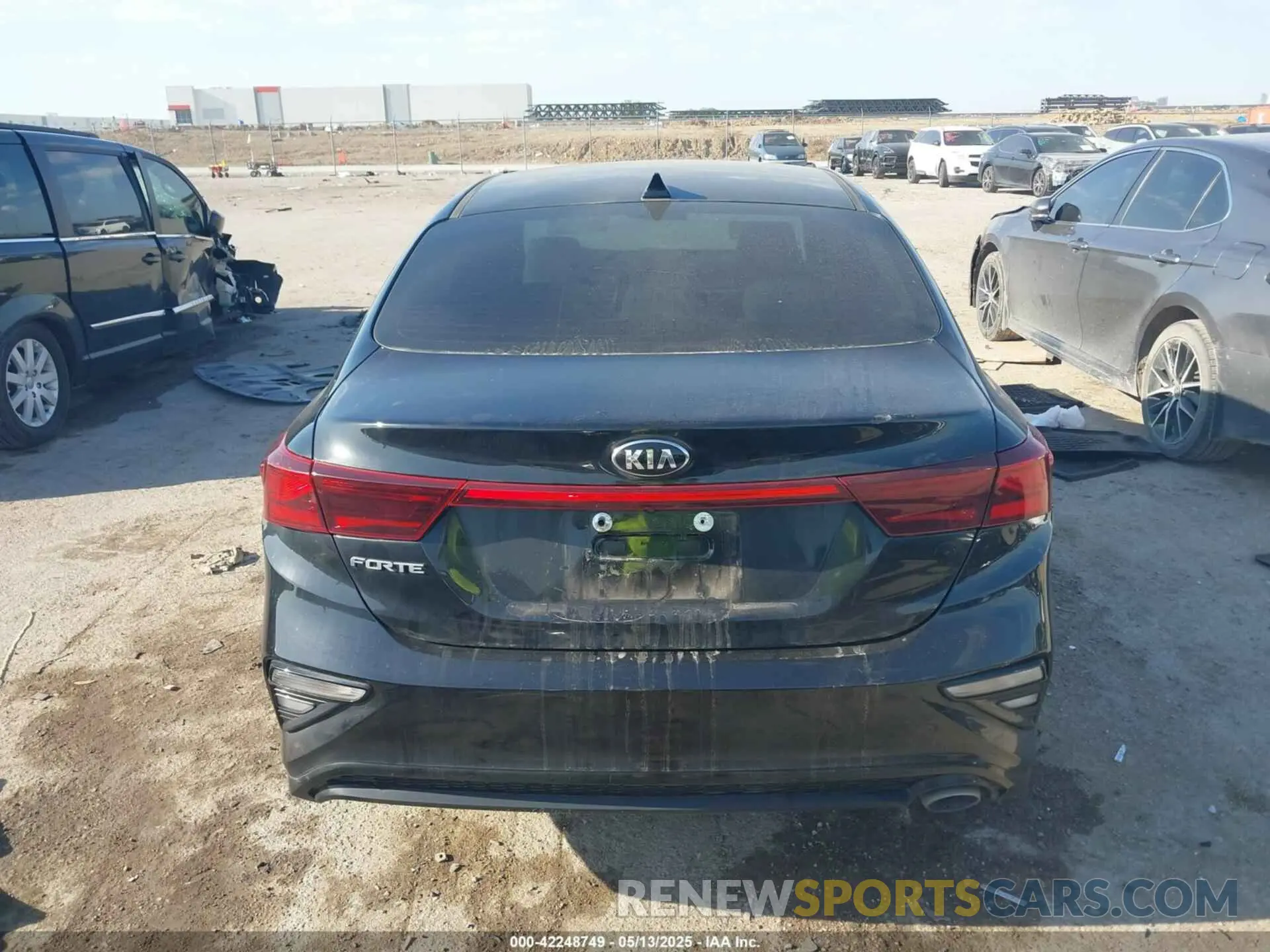 17 Photograph of a damaged car 3KPF24ADXME355848 KIA FORTE 2021