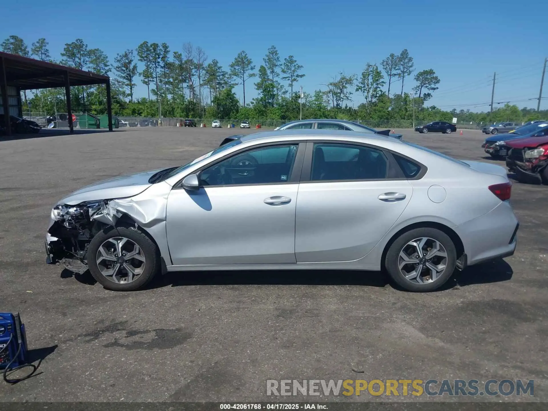 14 Photograph of a damaged car 3KPF24ADXME359818 KIA FORTE 2021