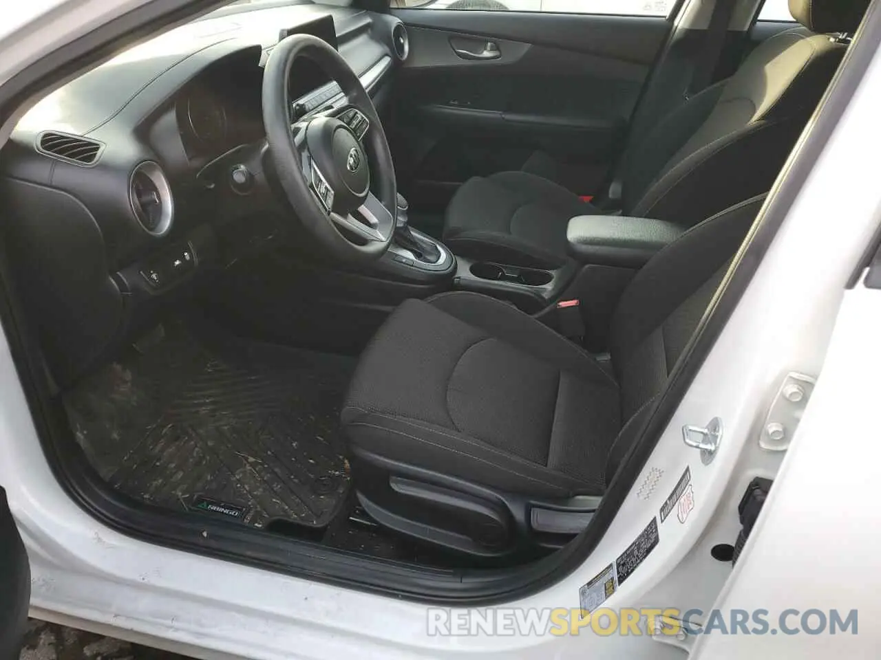 7 Photograph of a damaged car 3KPF24ADXME363142 KIA FORTE 2021