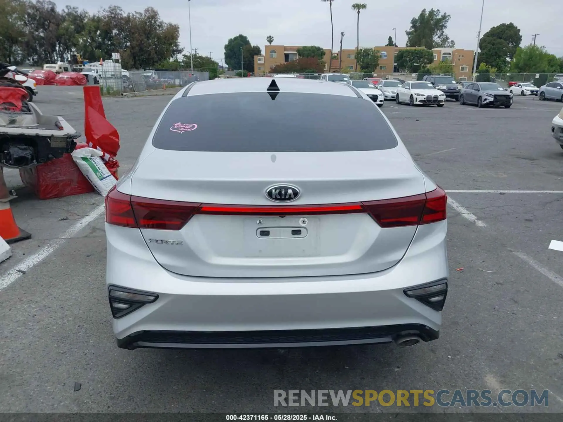 16 Photograph of a damaged car 3KPF24ADXME363867 KIA FORTE 2021