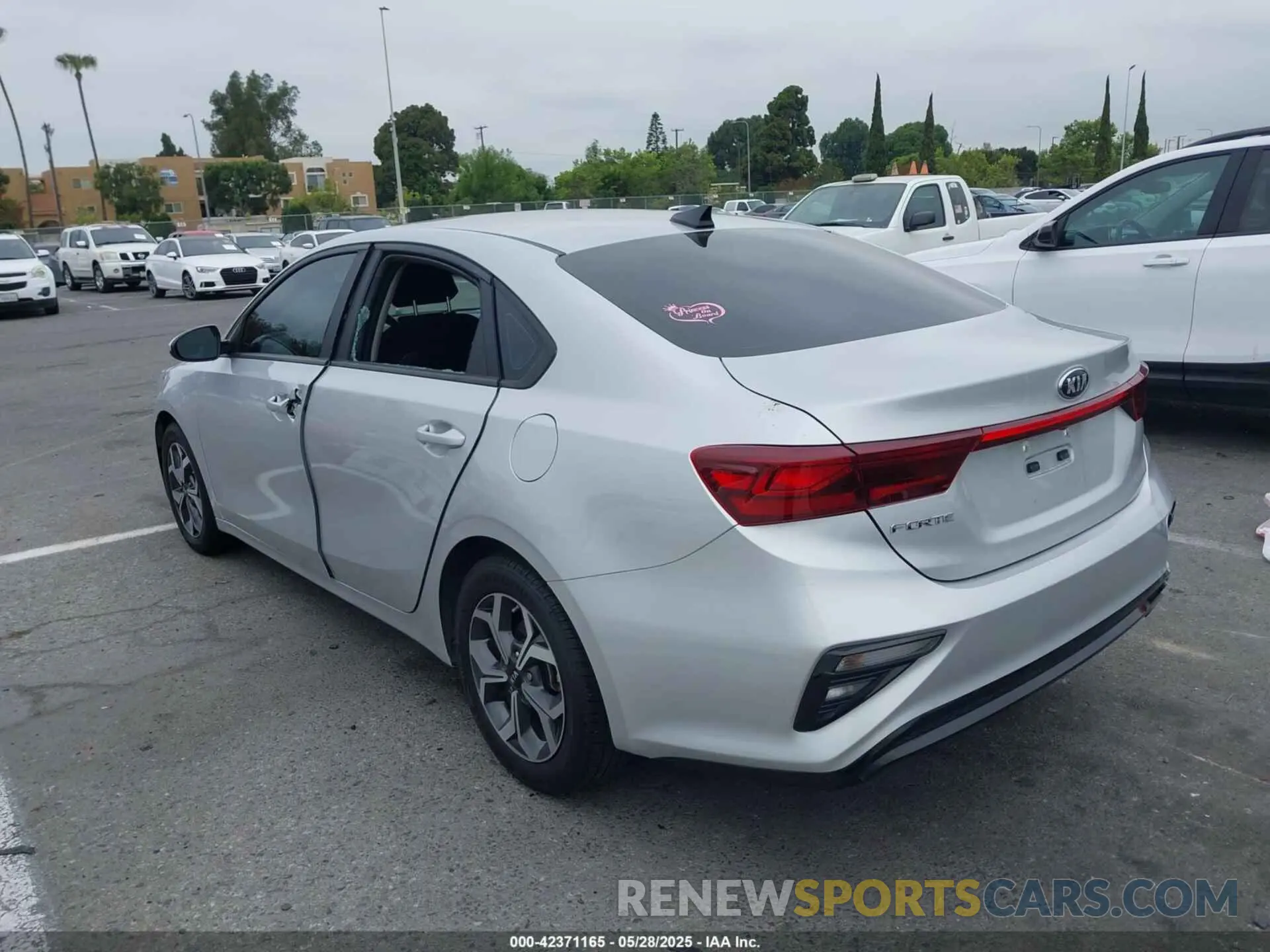 3 Photograph of a damaged car 3KPF24ADXME363867 KIA FORTE 2021