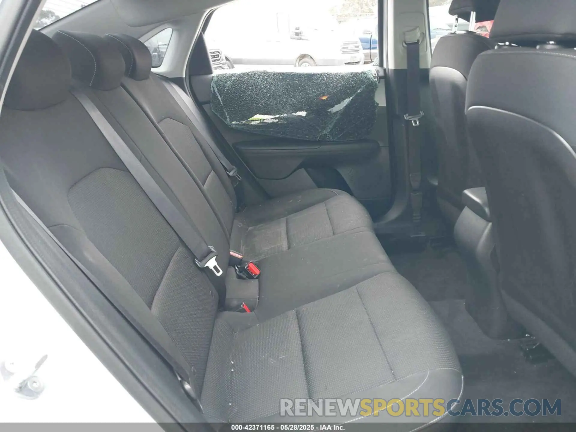 8 Photograph of a damaged car 3KPF24ADXME363867 KIA FORTE 2021