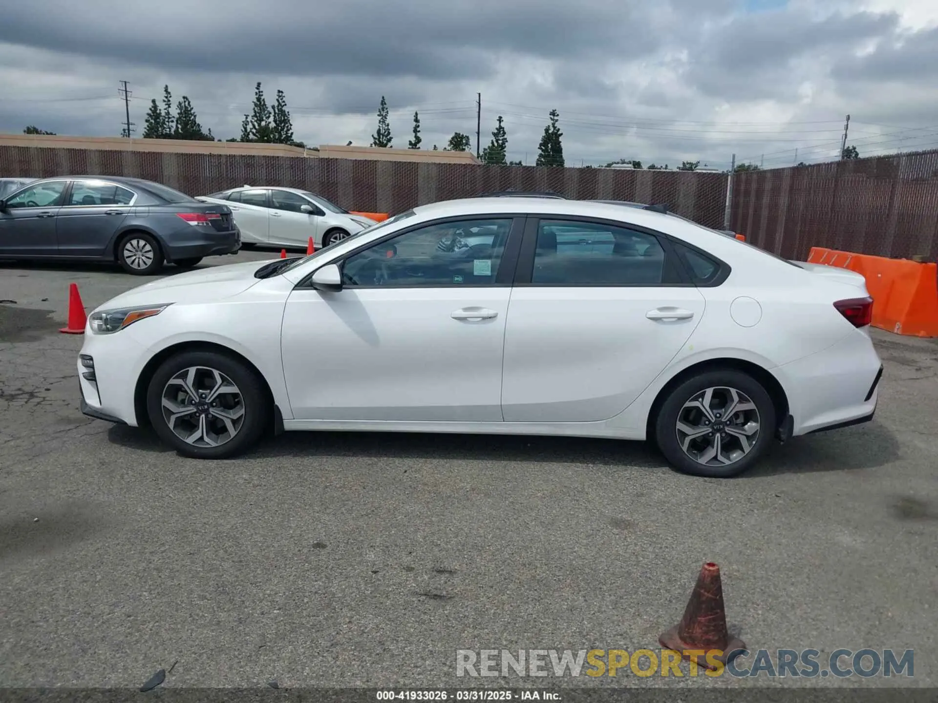 14 Photograph of a damaged car 3KPF24ADXME368874 KIA FORTE 2021