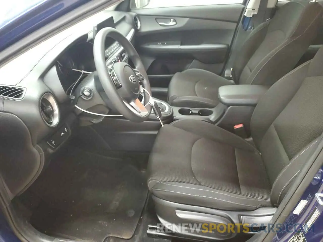 7 Photograph of a damaged car 3KPF24ADXME385576 KIA FORTE 2021