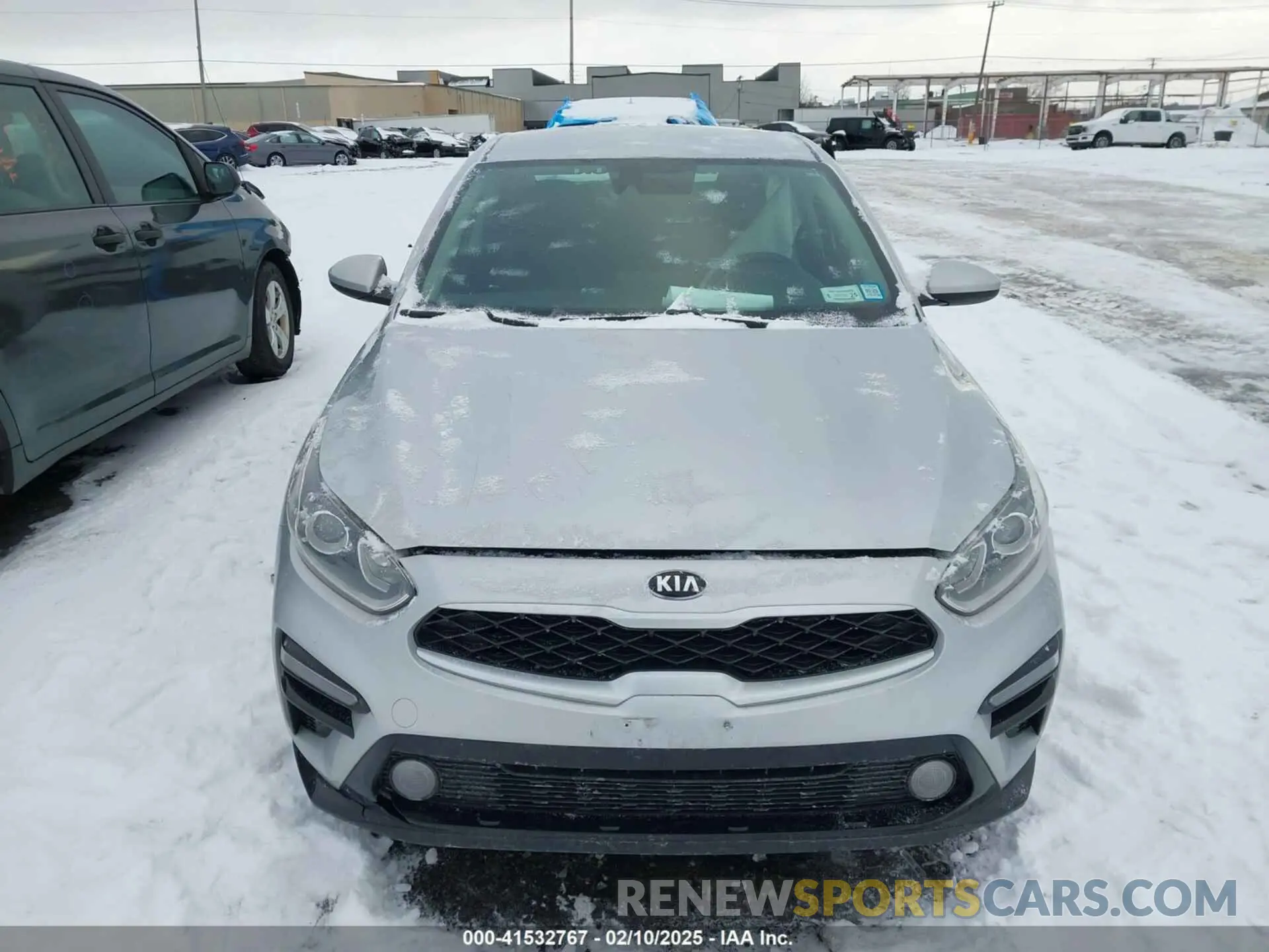 12 Photograph of a damaged car 3KPF24ADXME405132 KIA FORTE 2021
