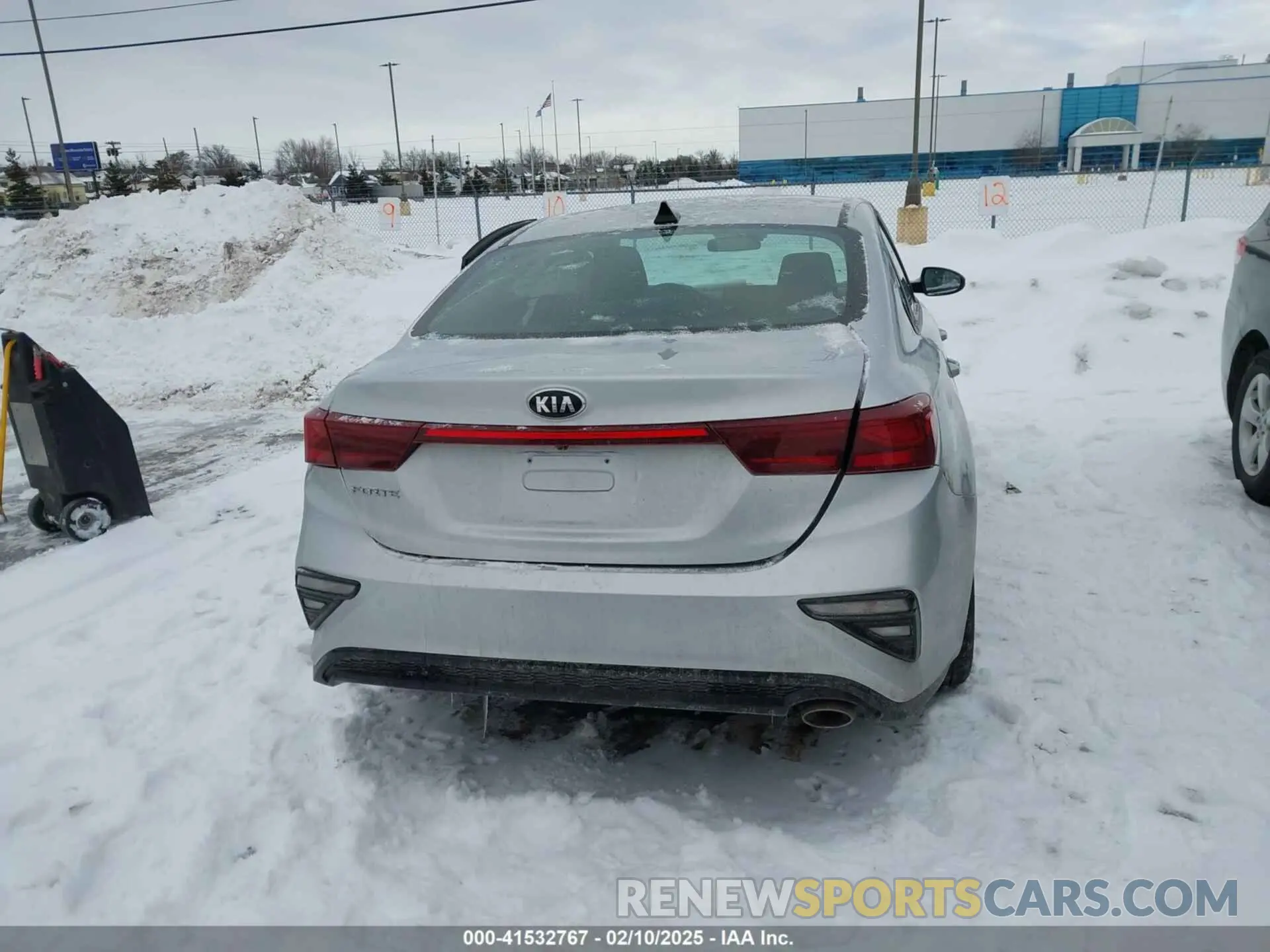 16 Photograph of a damaged car 3KPF24ADXME405132 KIA FORTE 2021