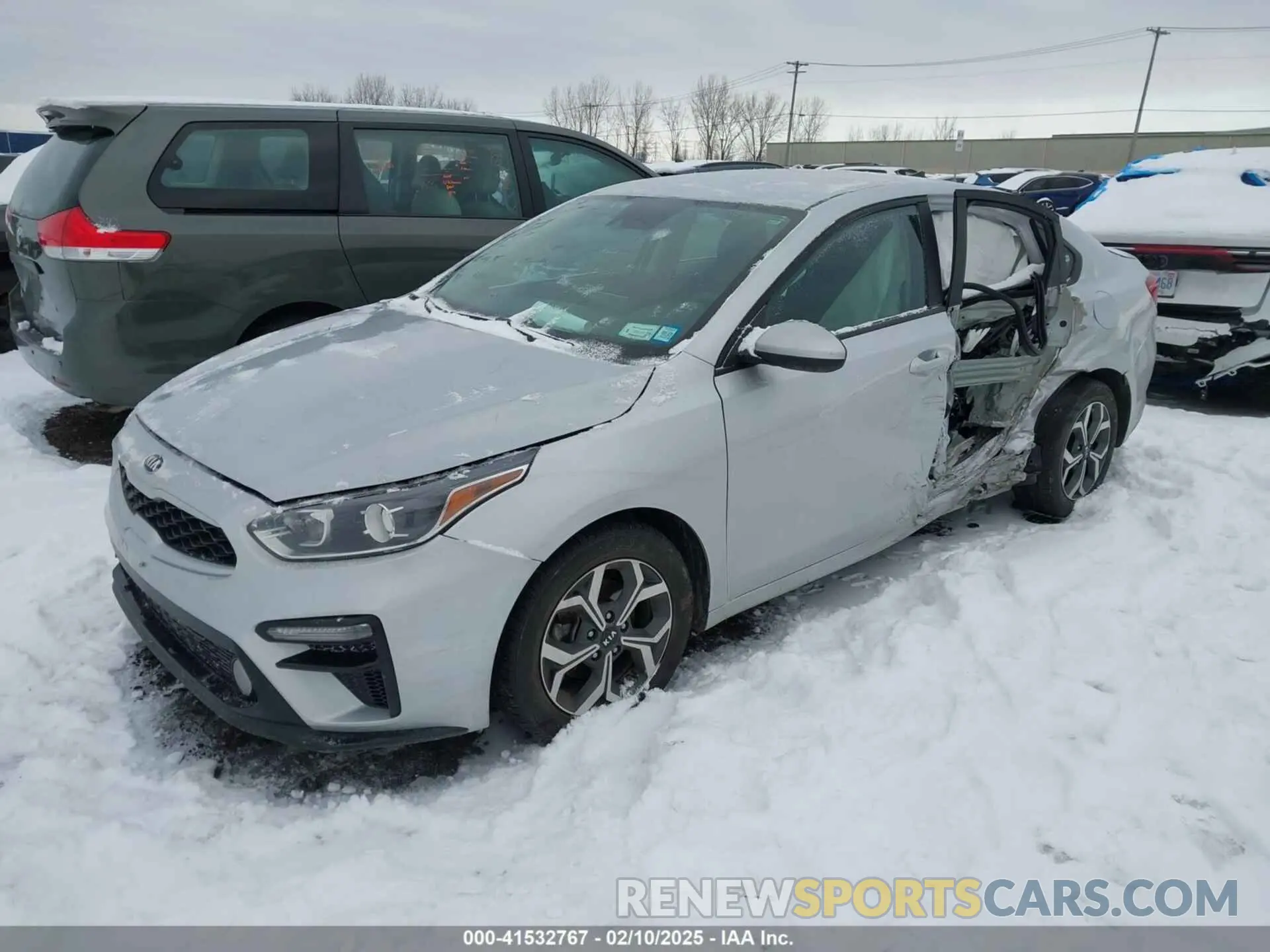 2 Photograph of a damaged car 3KPF24ADXME405132 KIA FORTE 2021