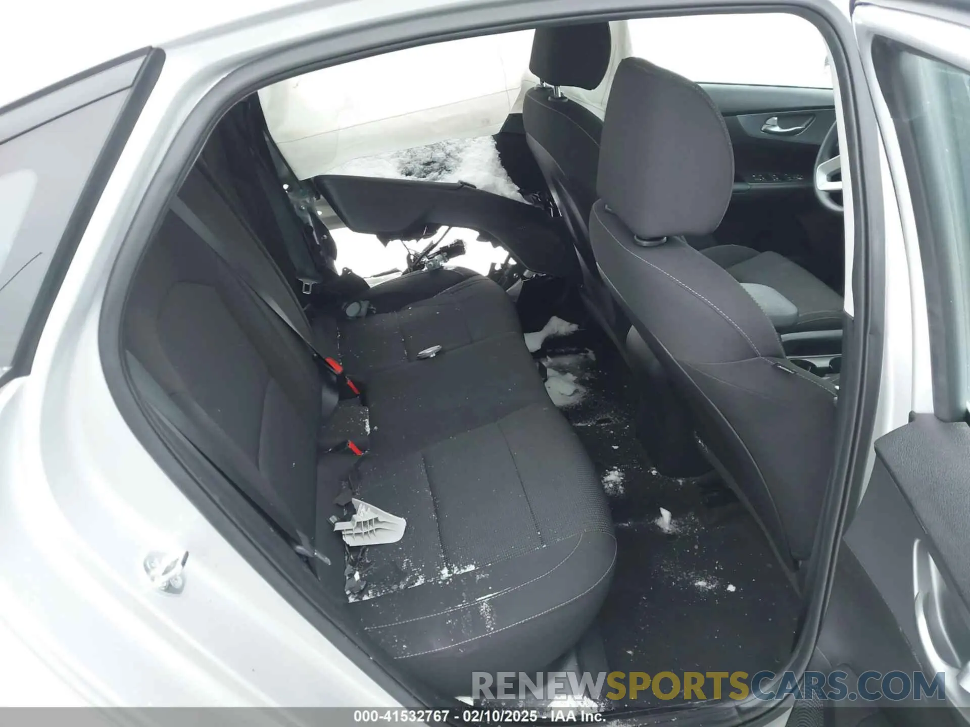 8 Photograph of a damaged car 3KPF24ADXME405132 KIA FORTE 2021