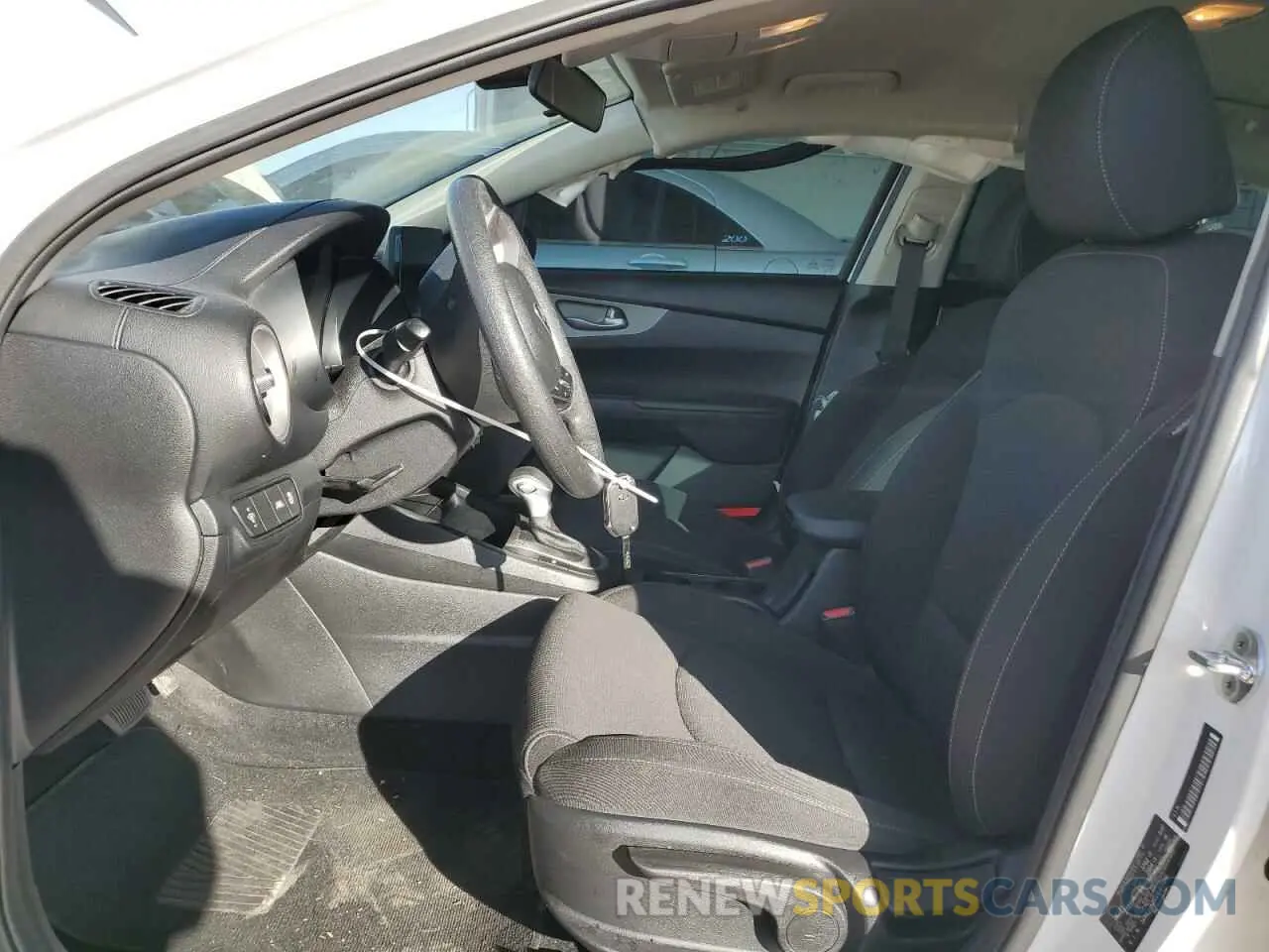 7 Photograph of a damaged car 3KPF24ADXME407849 KIA FORTE 2021