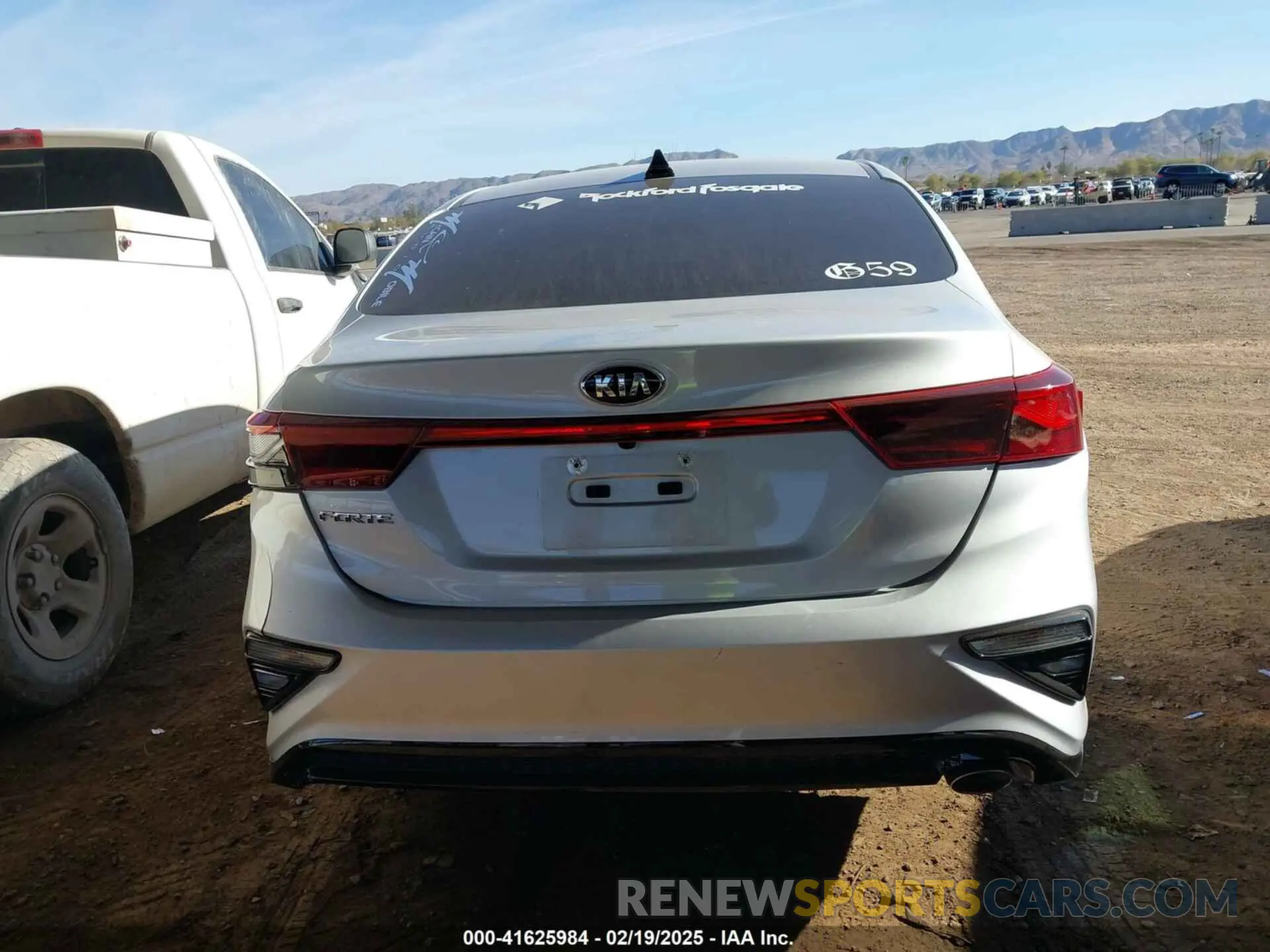 16 Photograph of a damaged car 3KPF24ADXME414011 KIA FORTE 2021