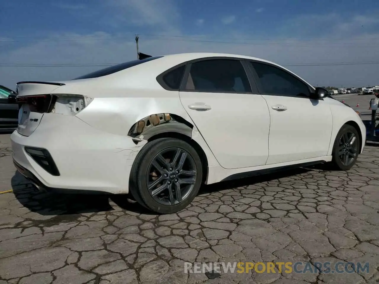 3 Photograph of a damaged car 3KPF34AD0ME276265 KIA FORTE 2021