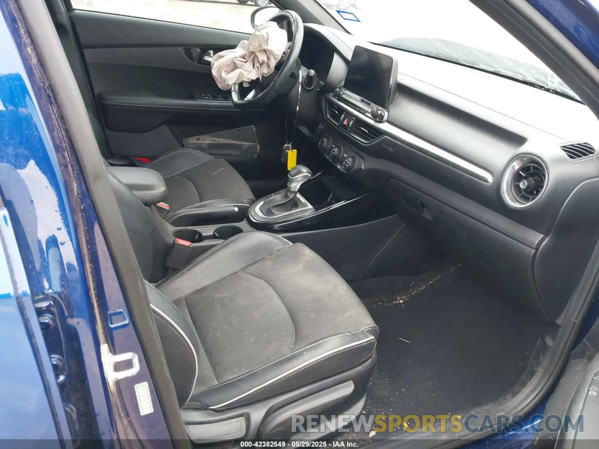 5 Photograph of a damaged car 3KPF34AD0ME280641 KIA FORTE 2021