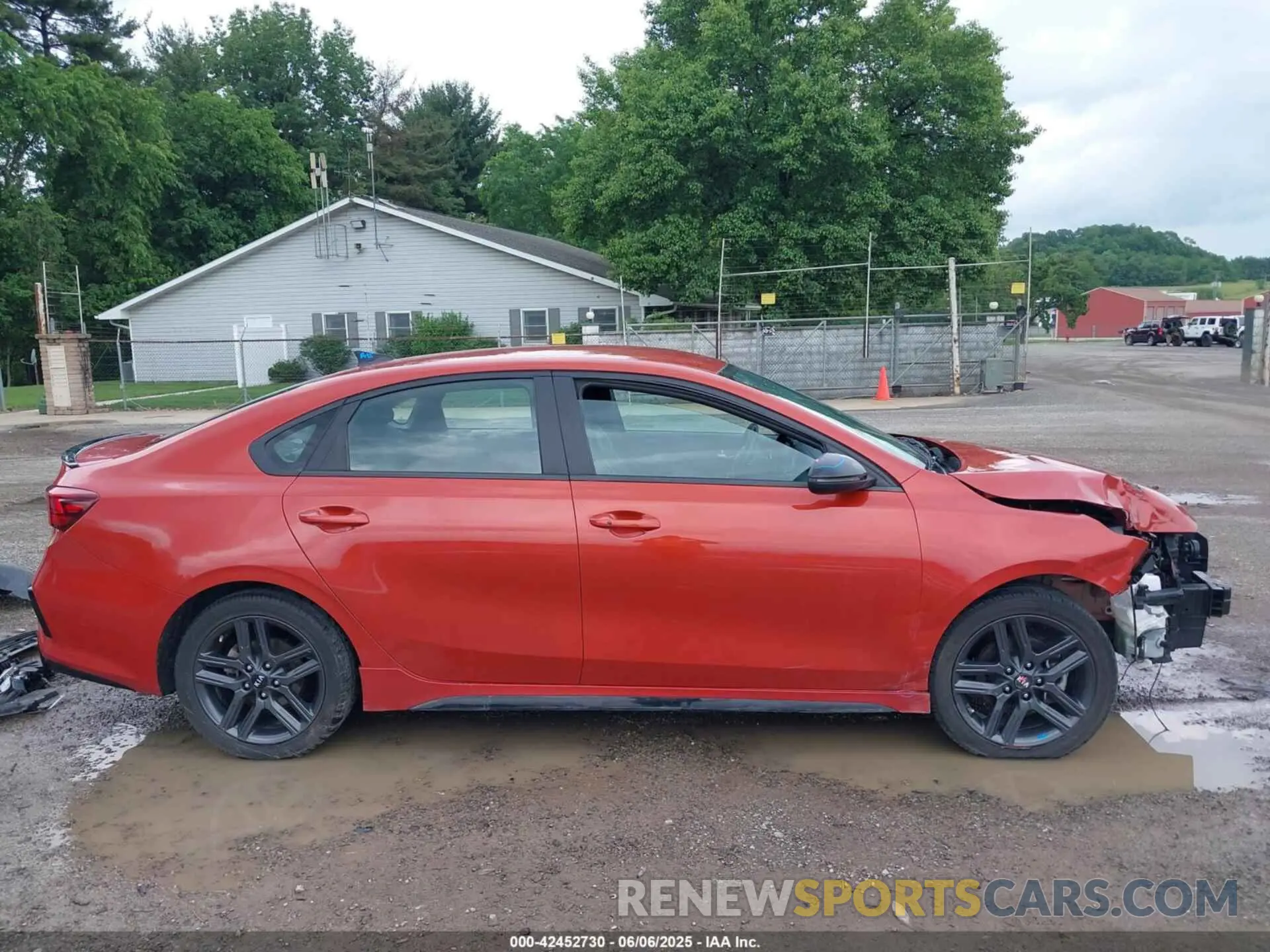 14 Photograph of a damaged car 3KPF34AD0ME298301 KIA FORTE 2021