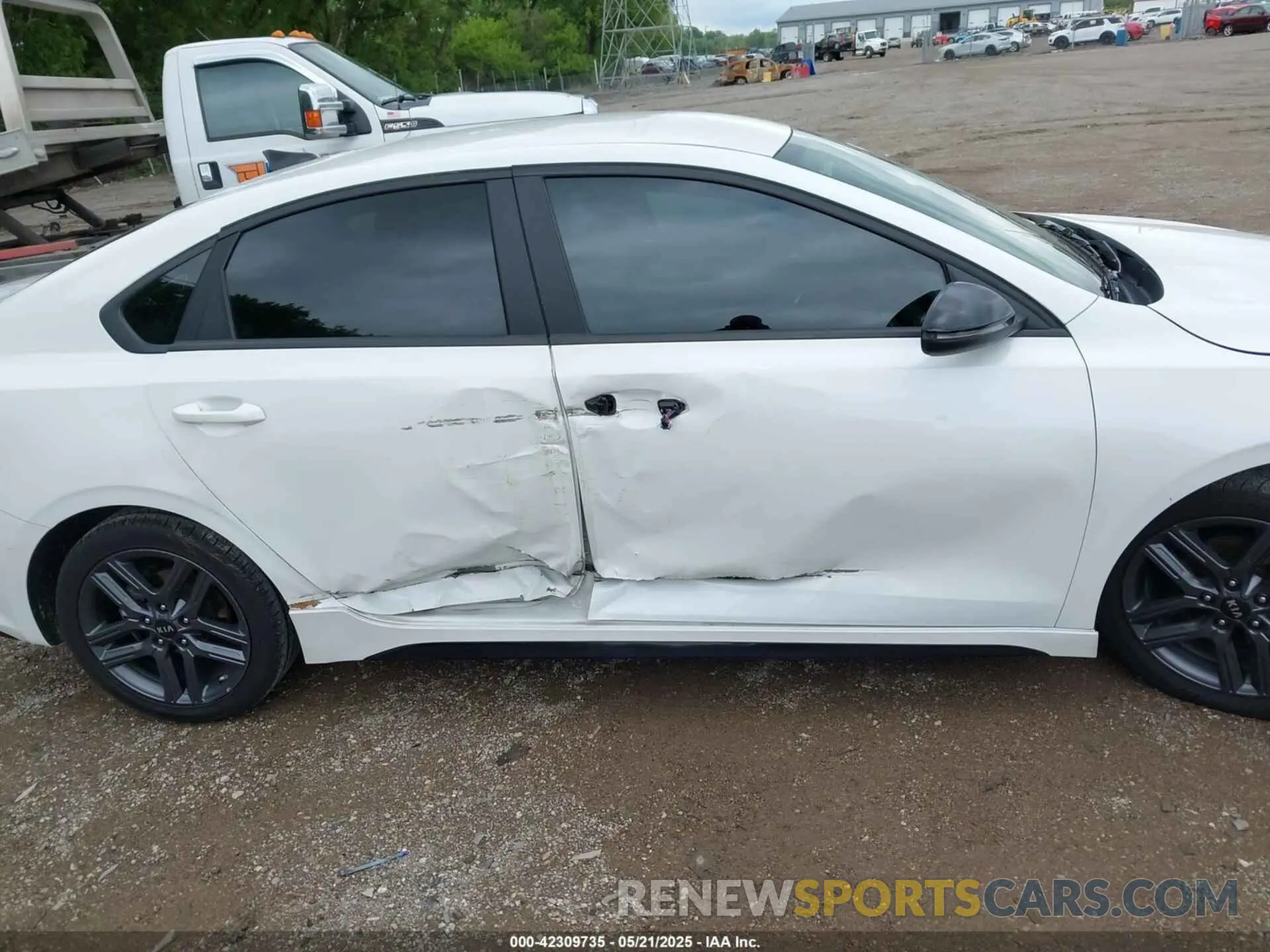 13 Photograph of a damaged car 3KPF34AD0ME320538 KIA FORTE 2021