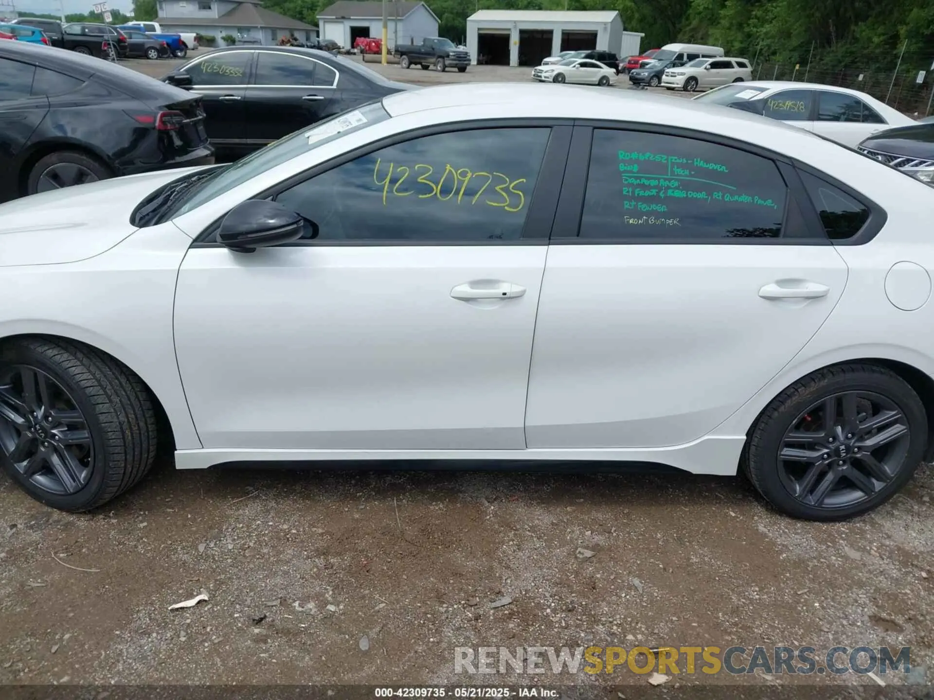 14 Photograph of a damaged car 3KPF34AD0ME320538 KIA FORTE 2021