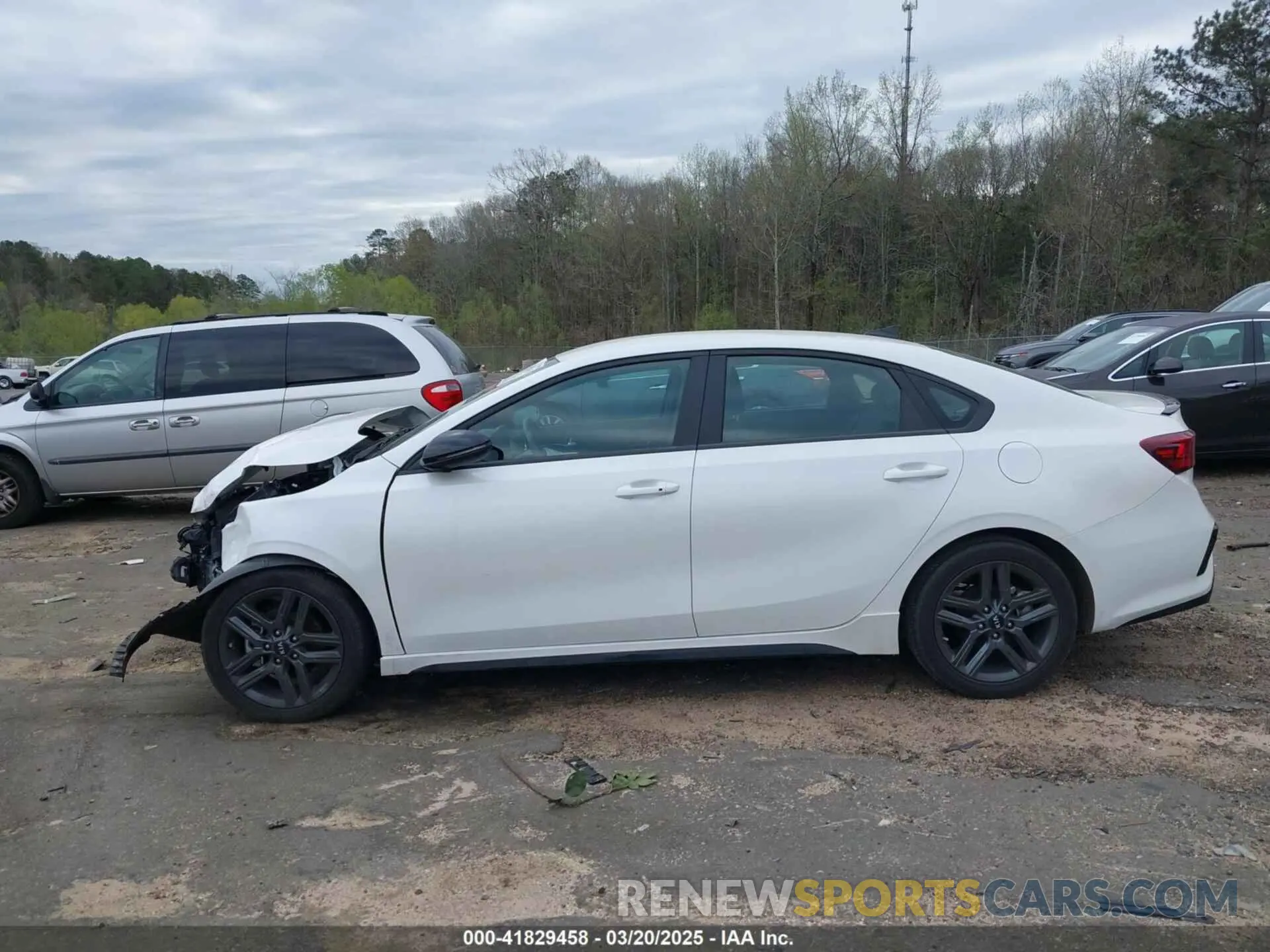 14 Photograph of a damaged car 3KPF34AD0ME354821 KIA FORTE 2021