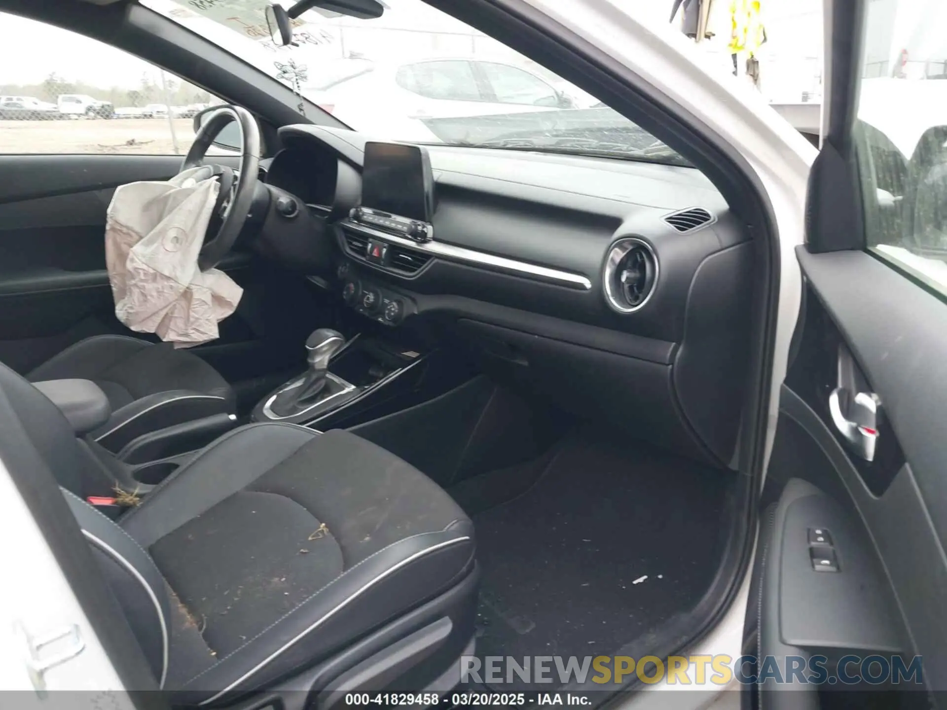 5 Photograph of a damaged car 3KPF34AD0ME354821 KIA FORTE 2021