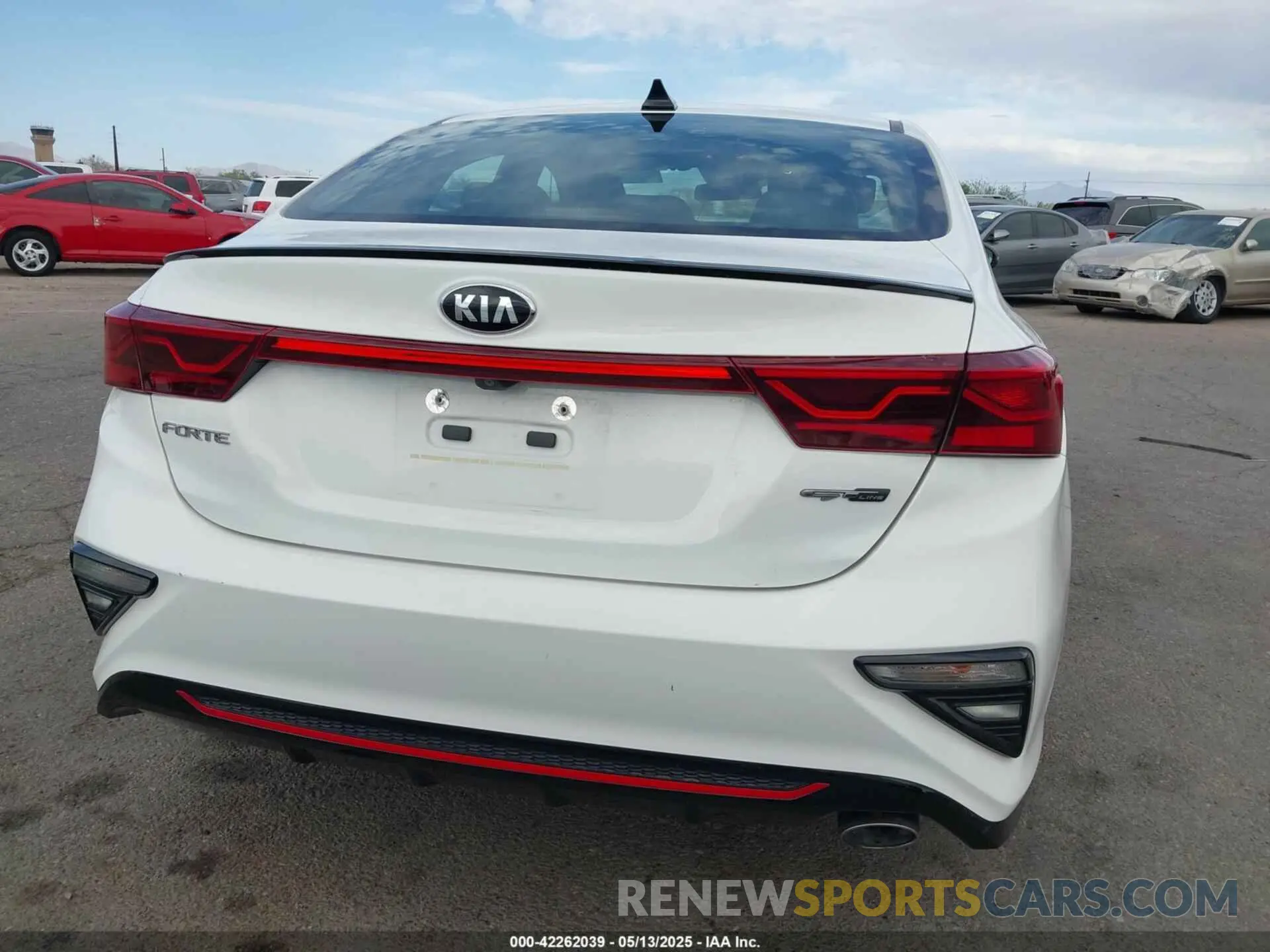 17 Photograph of a damaged car 3KPF34AD1ME282821 KIA FORTE 2021