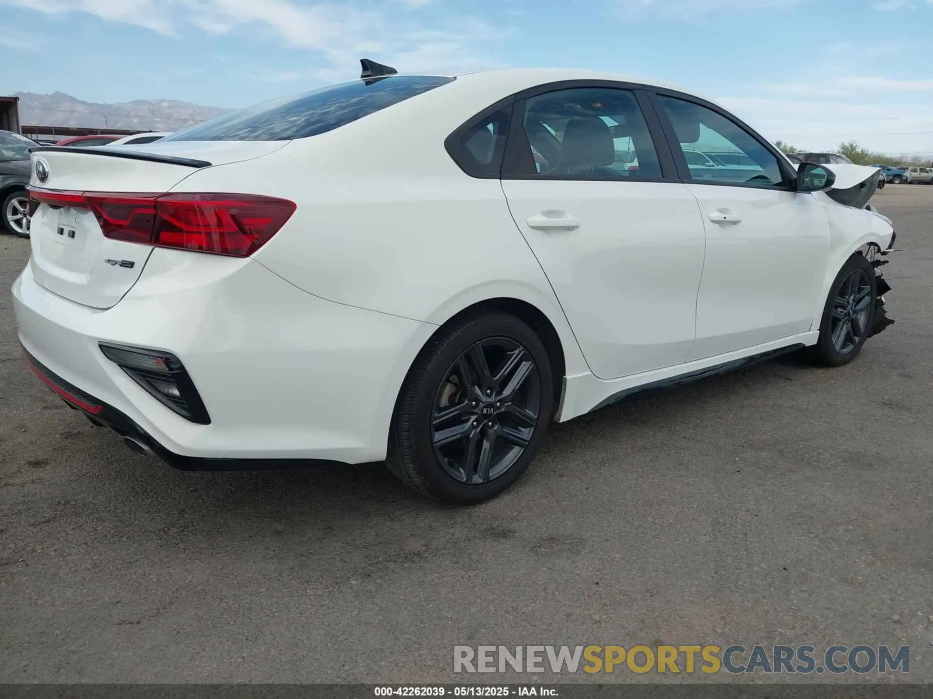 4 Photograph of a damaged car 3KPF34AD1ME282821 KIA FORTE 2021
