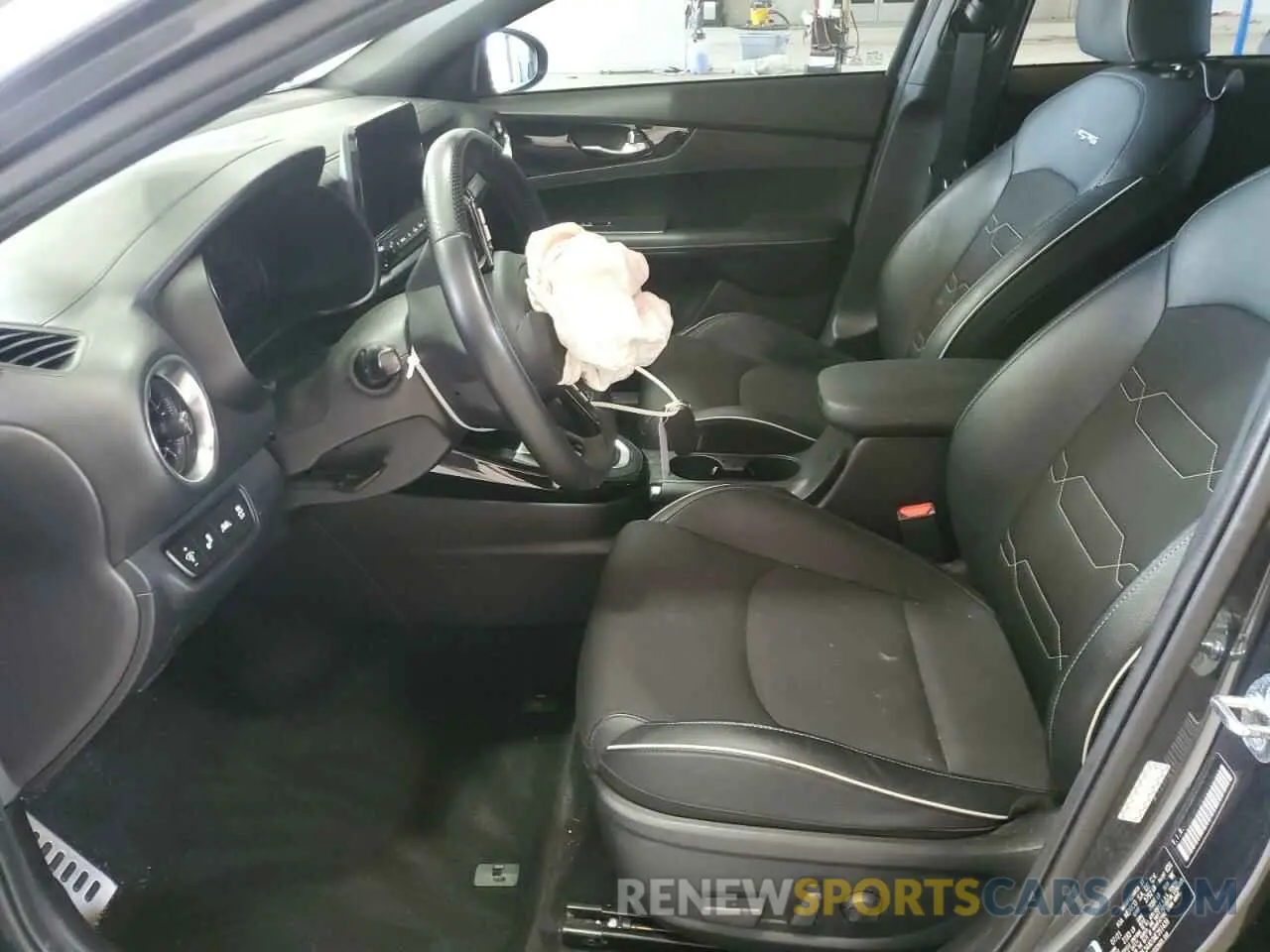 7 Photograph of a damaged car 3KPF34AD1ME391439 KIA FORTE 2021