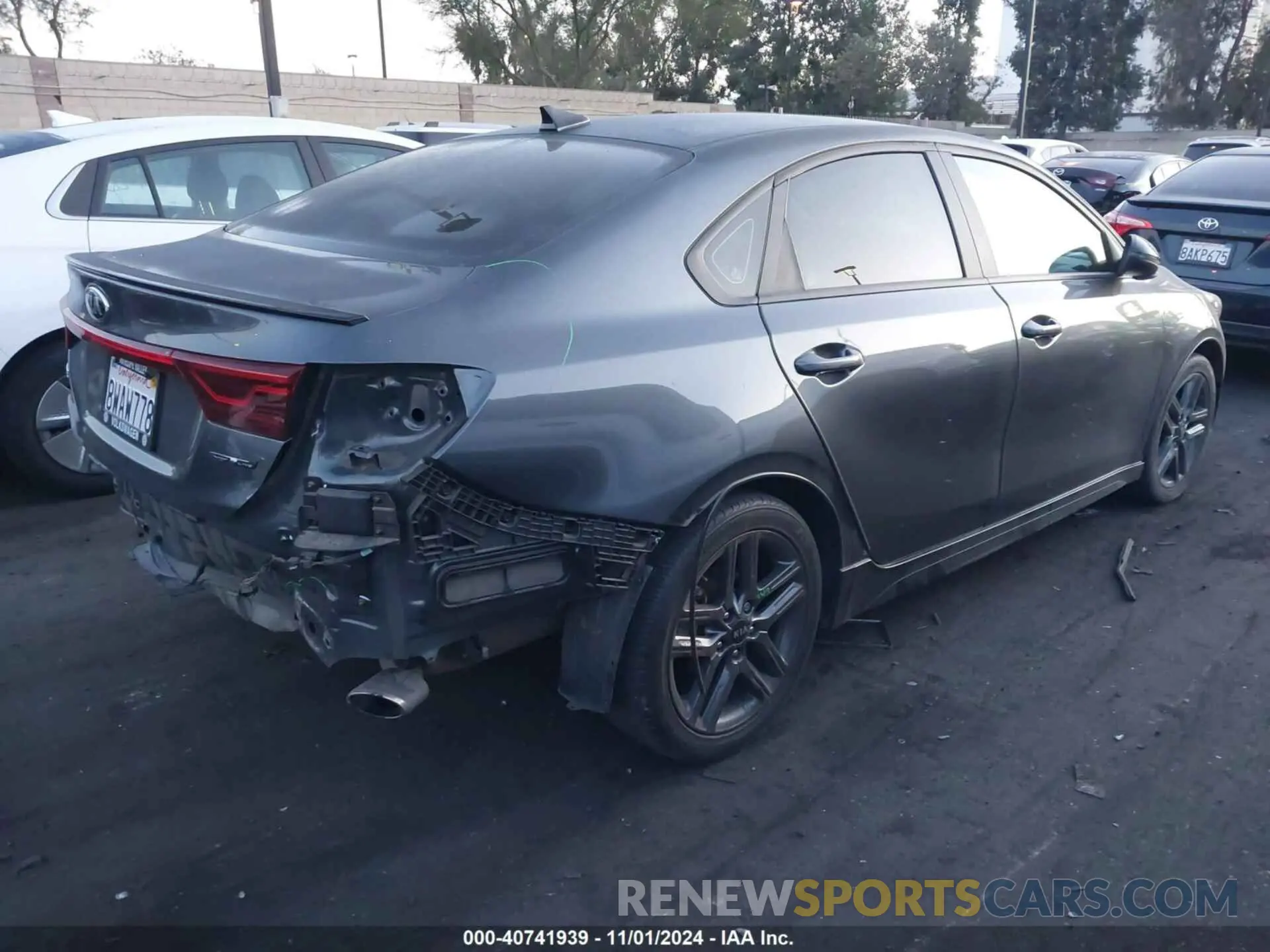 4 Photograph of a damaged car 3KPF34AD2ME326678 KIA FORTE 2021